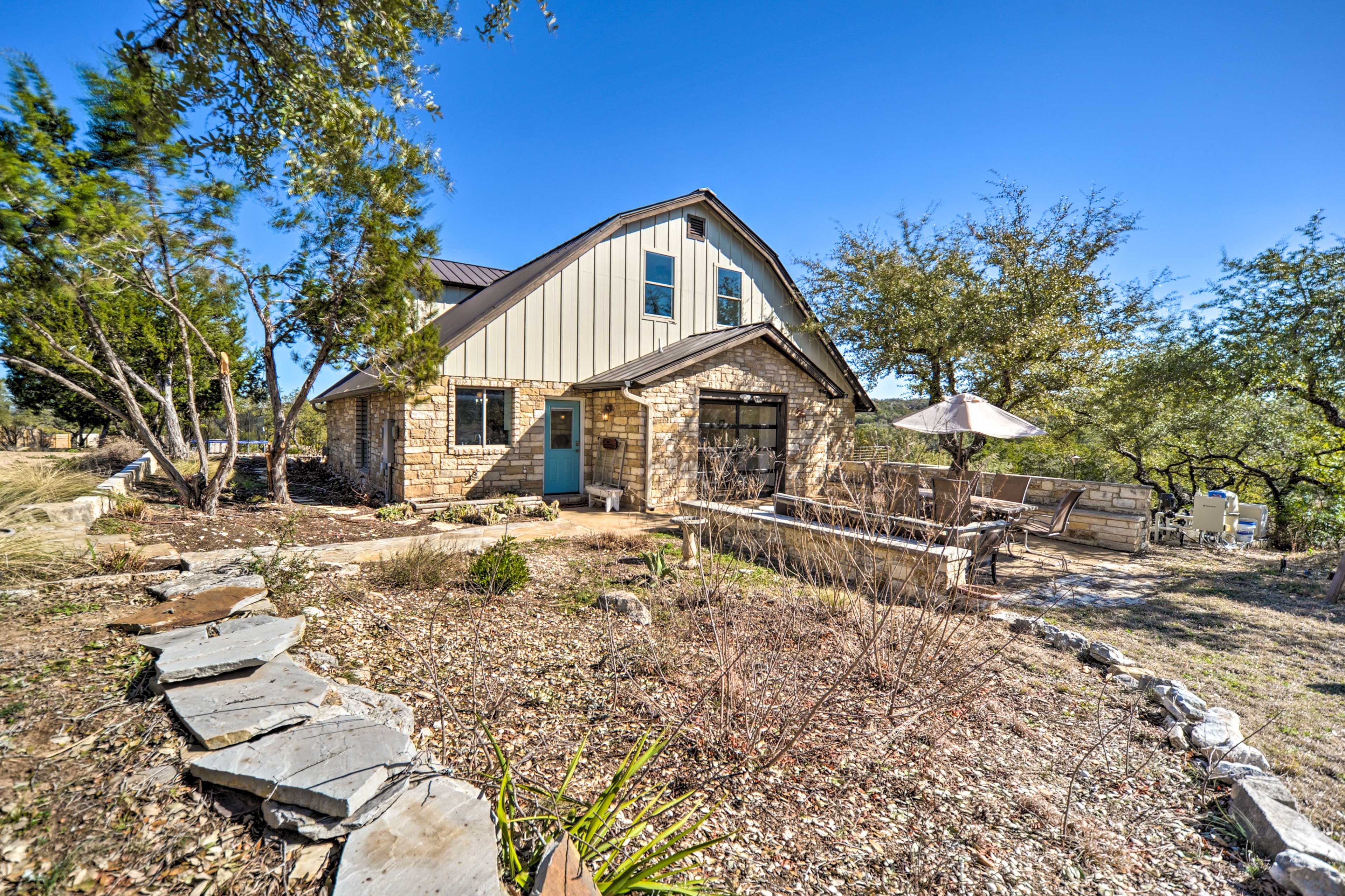 Property Exterior | Driveway (8 Vehicles) | RV/Trailer Parking