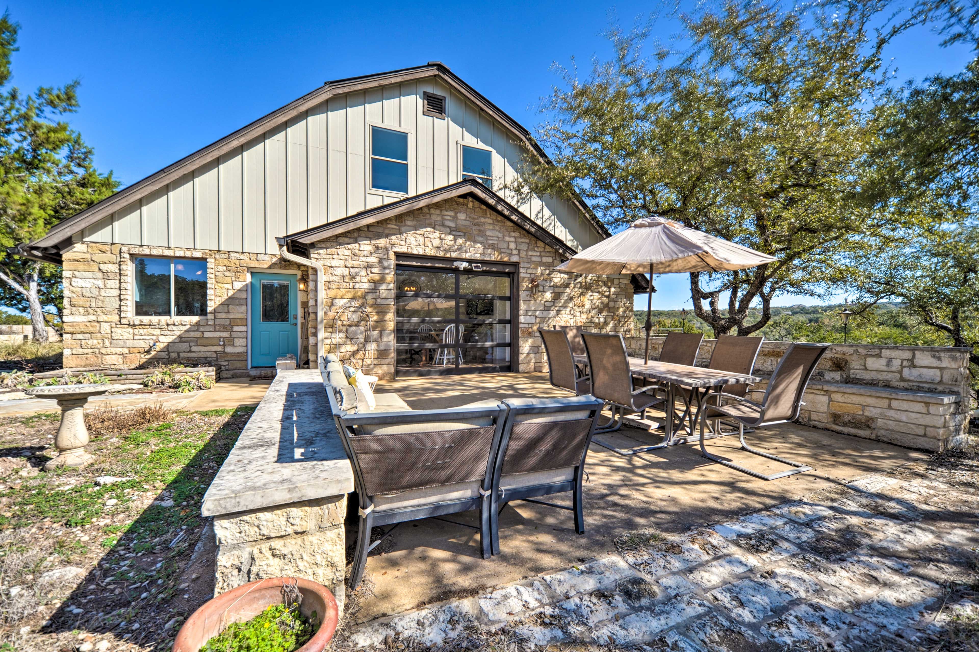 Patio | Outdoor Dining Area
