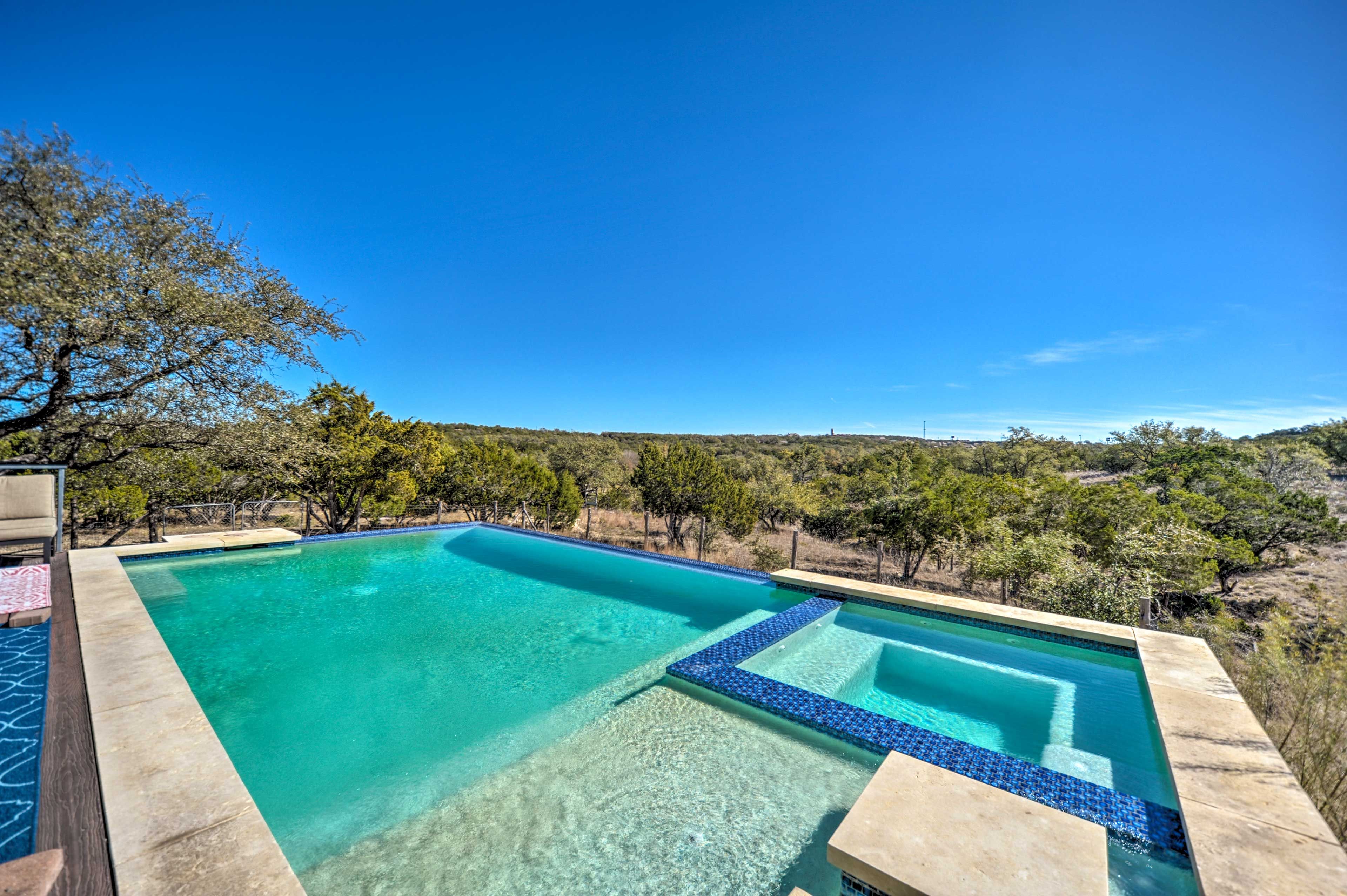 Private Infinity Pool & Spa | Hill Country Views