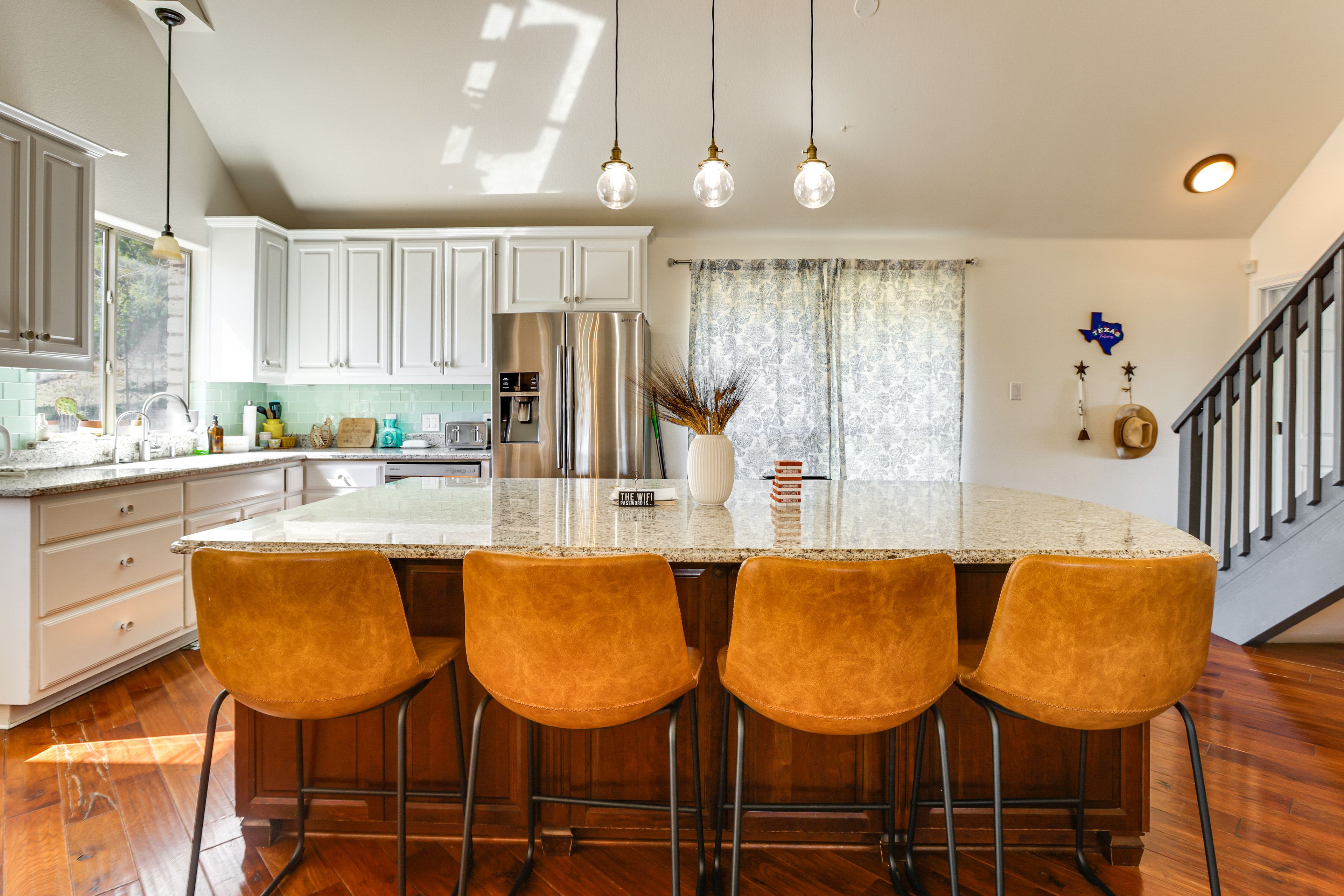 Kitchen | Main Level