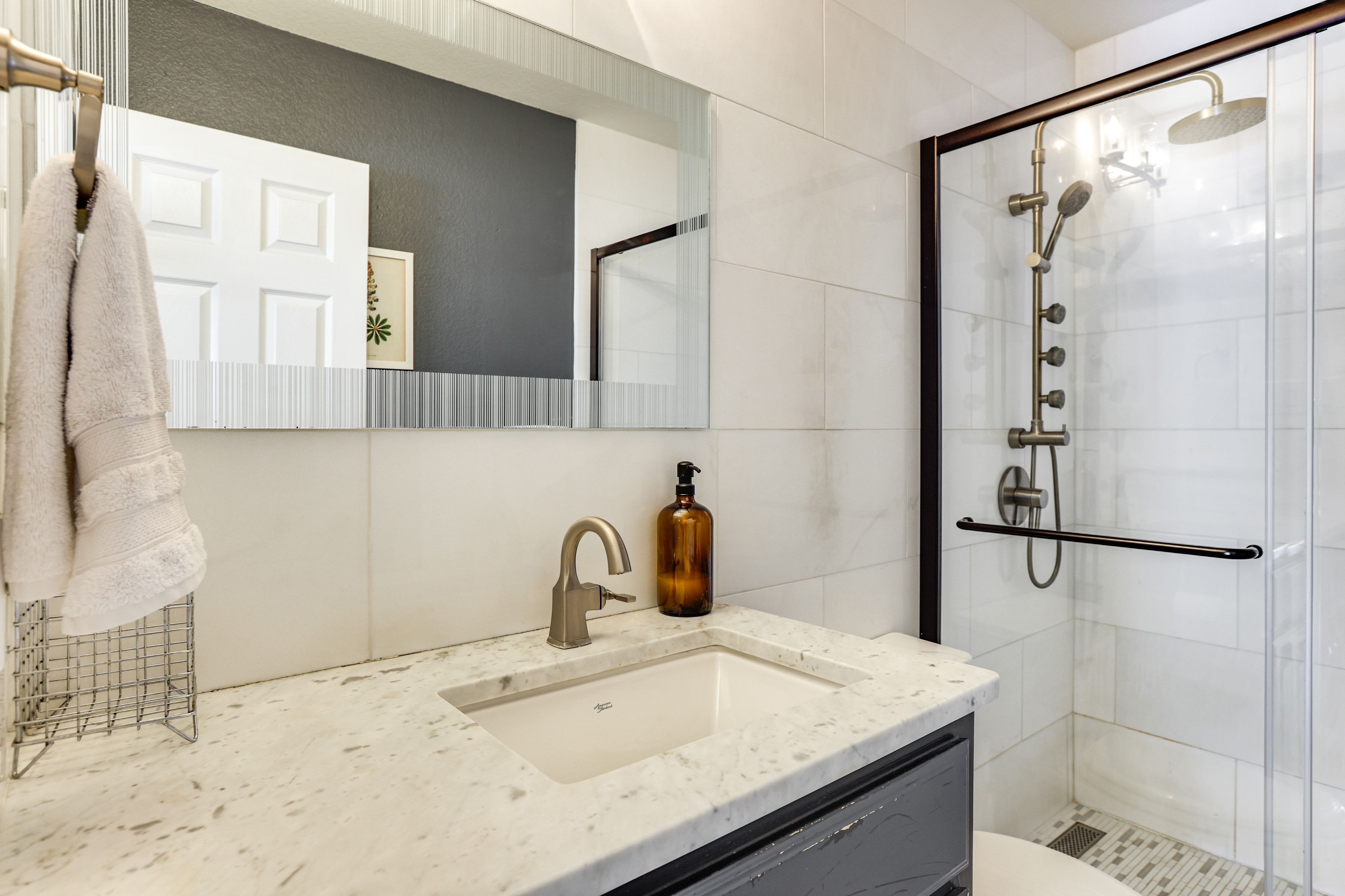 Full Bathroom | Main Level