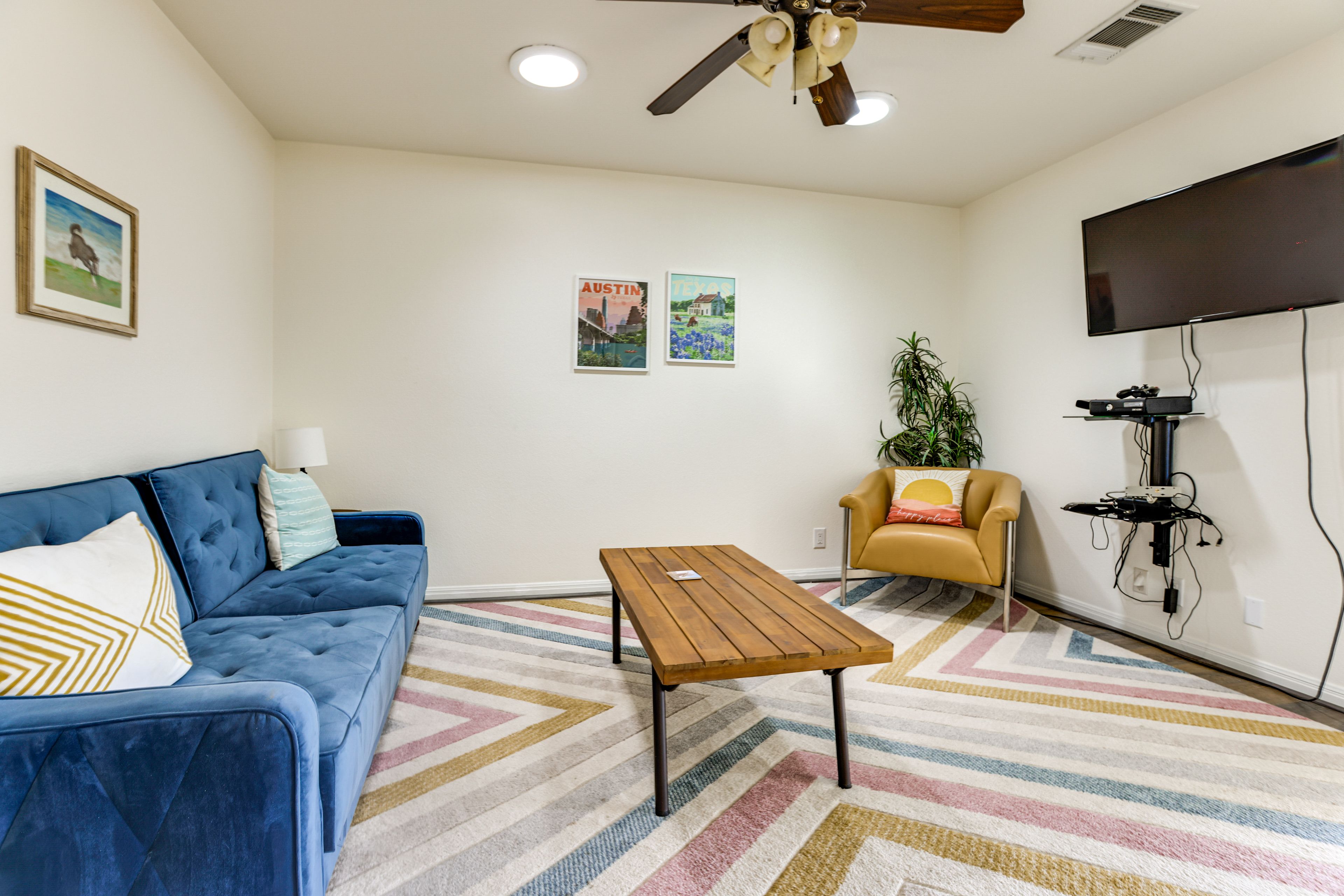 Upstairs Living Room | Upper Level