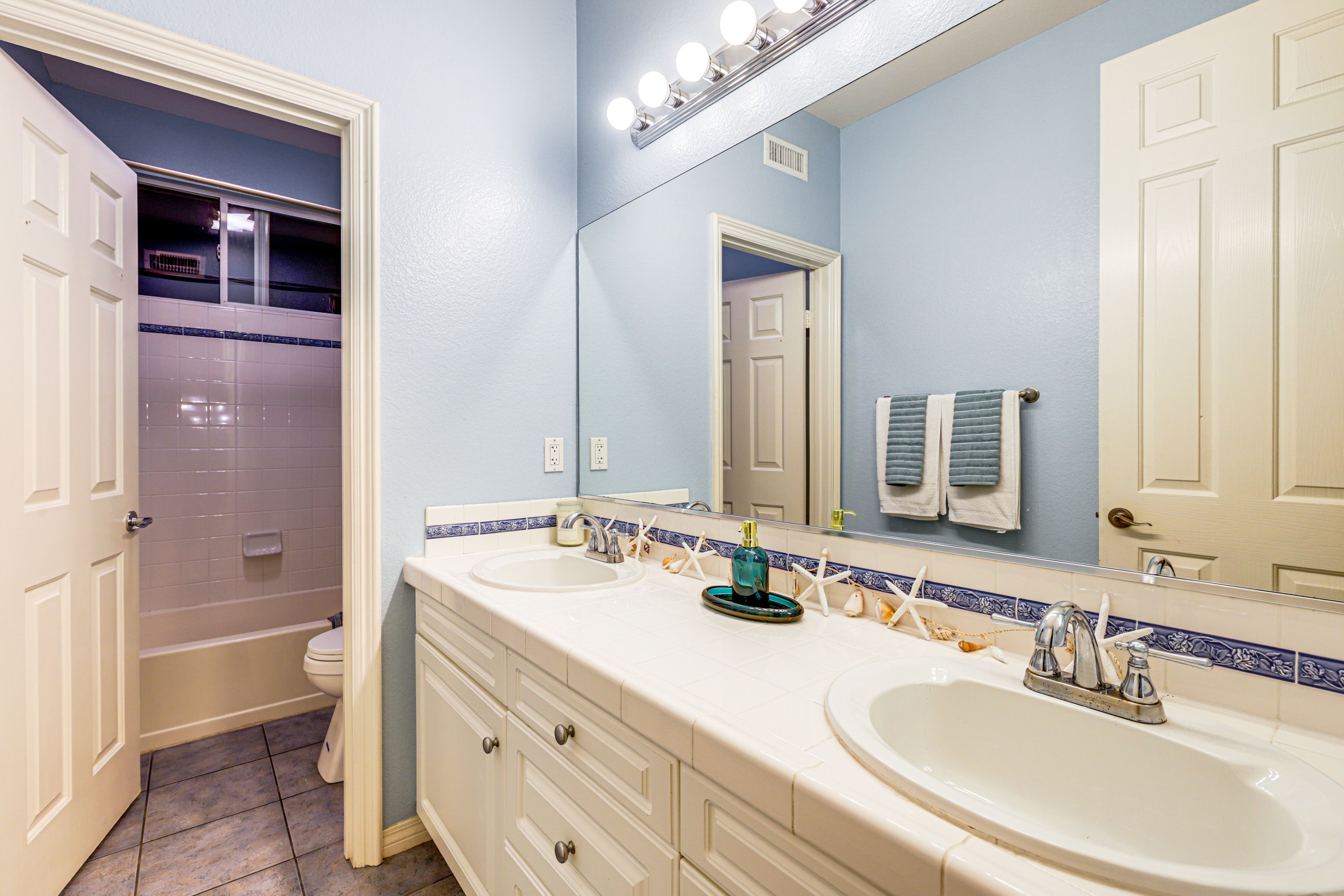 Full Bath | 2nd Floor