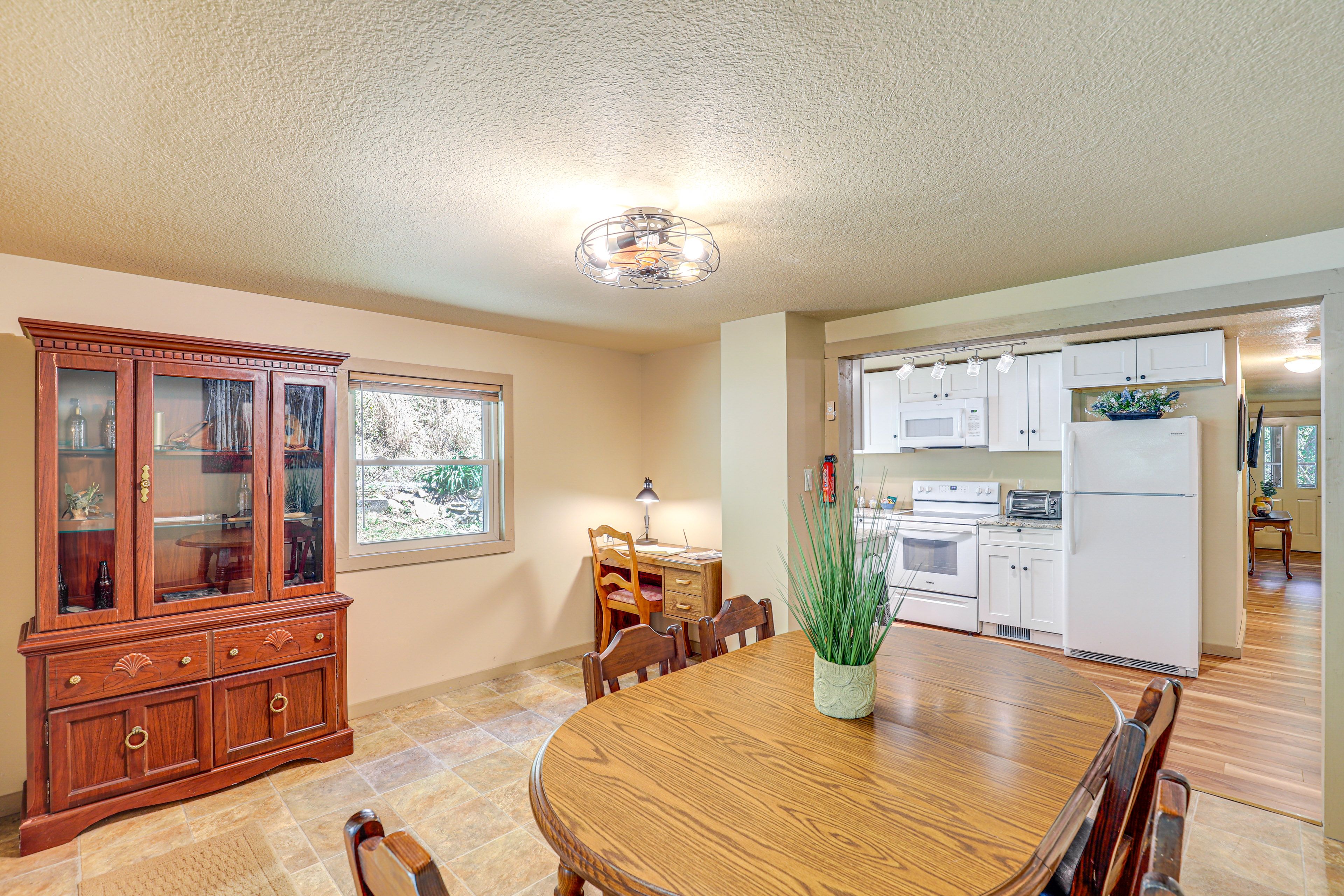 Dining Room | Workspace | Dishware & Flatware Provided