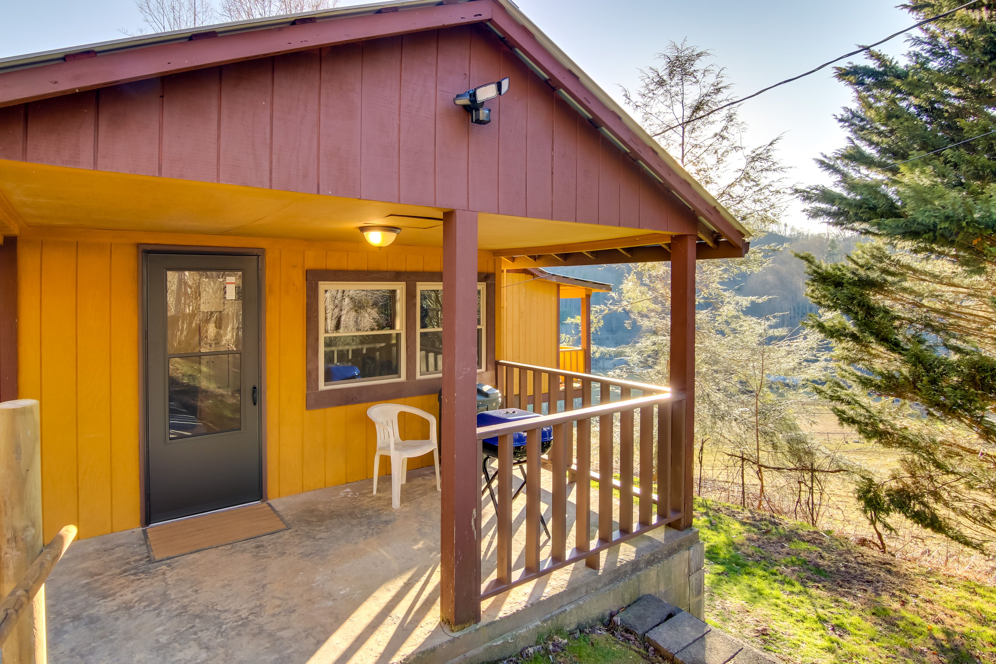 Covered Deck | Charcoal Grill