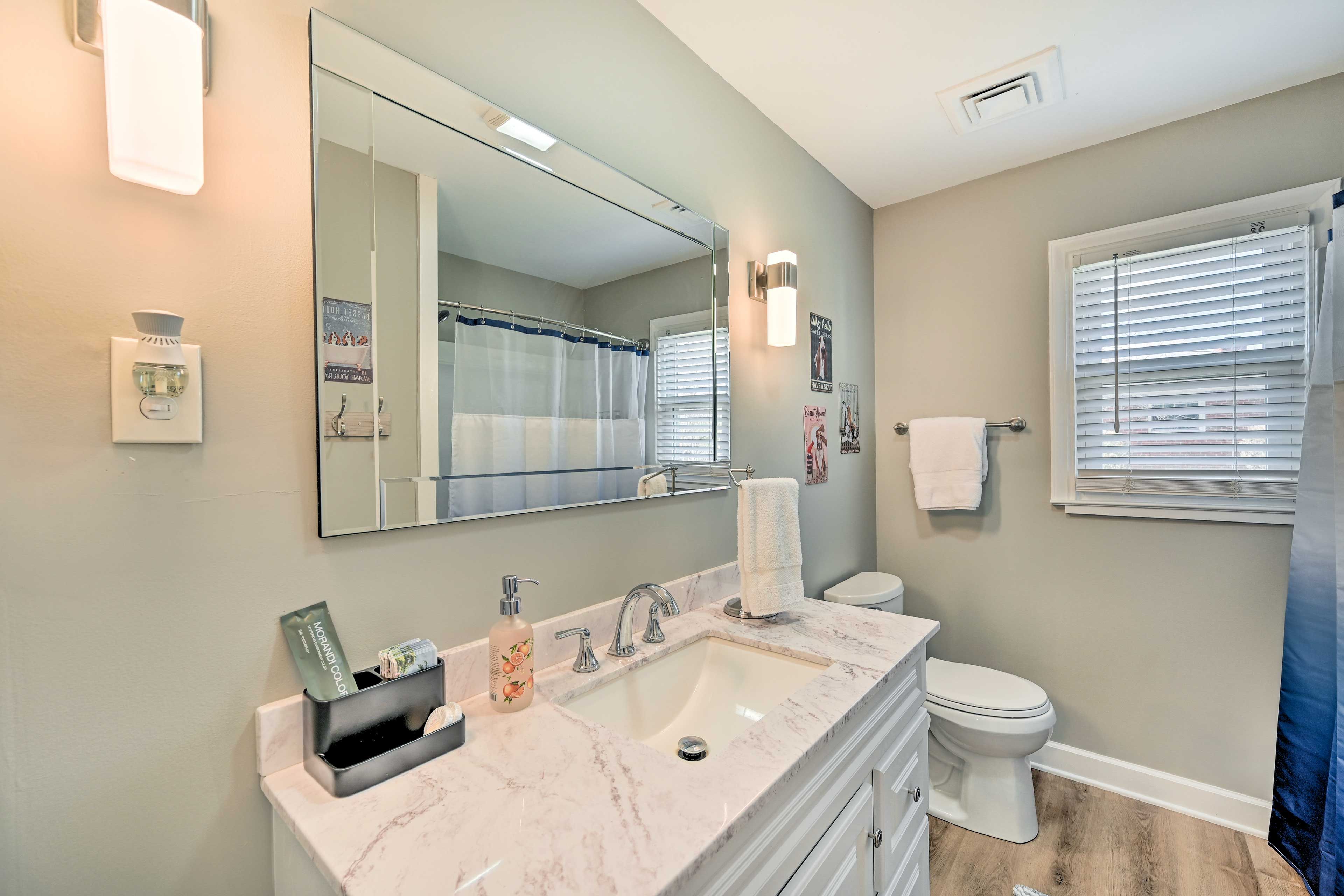 Full Bathroom | Hair Dryer