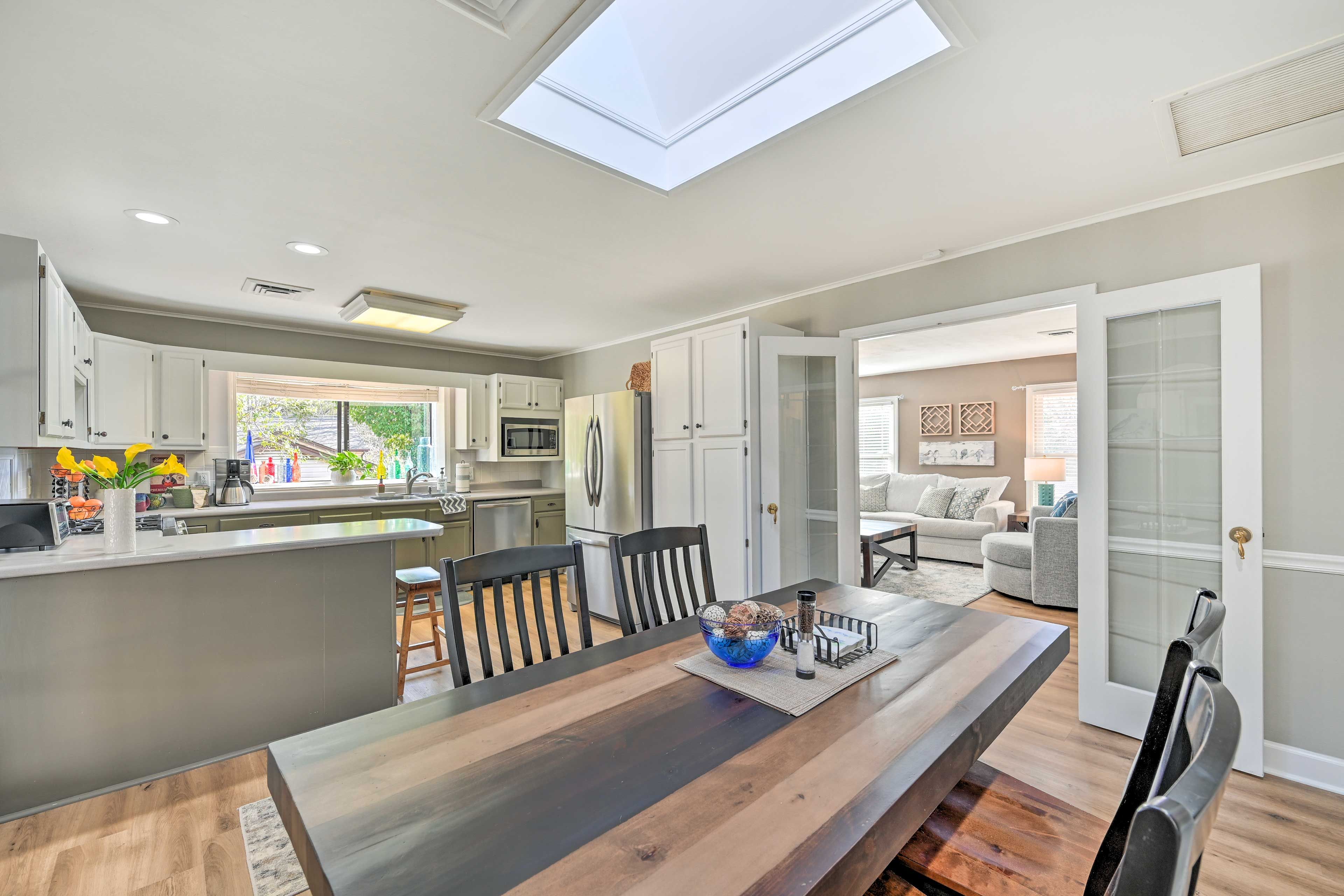 Dining Area | Dishware & Flatware