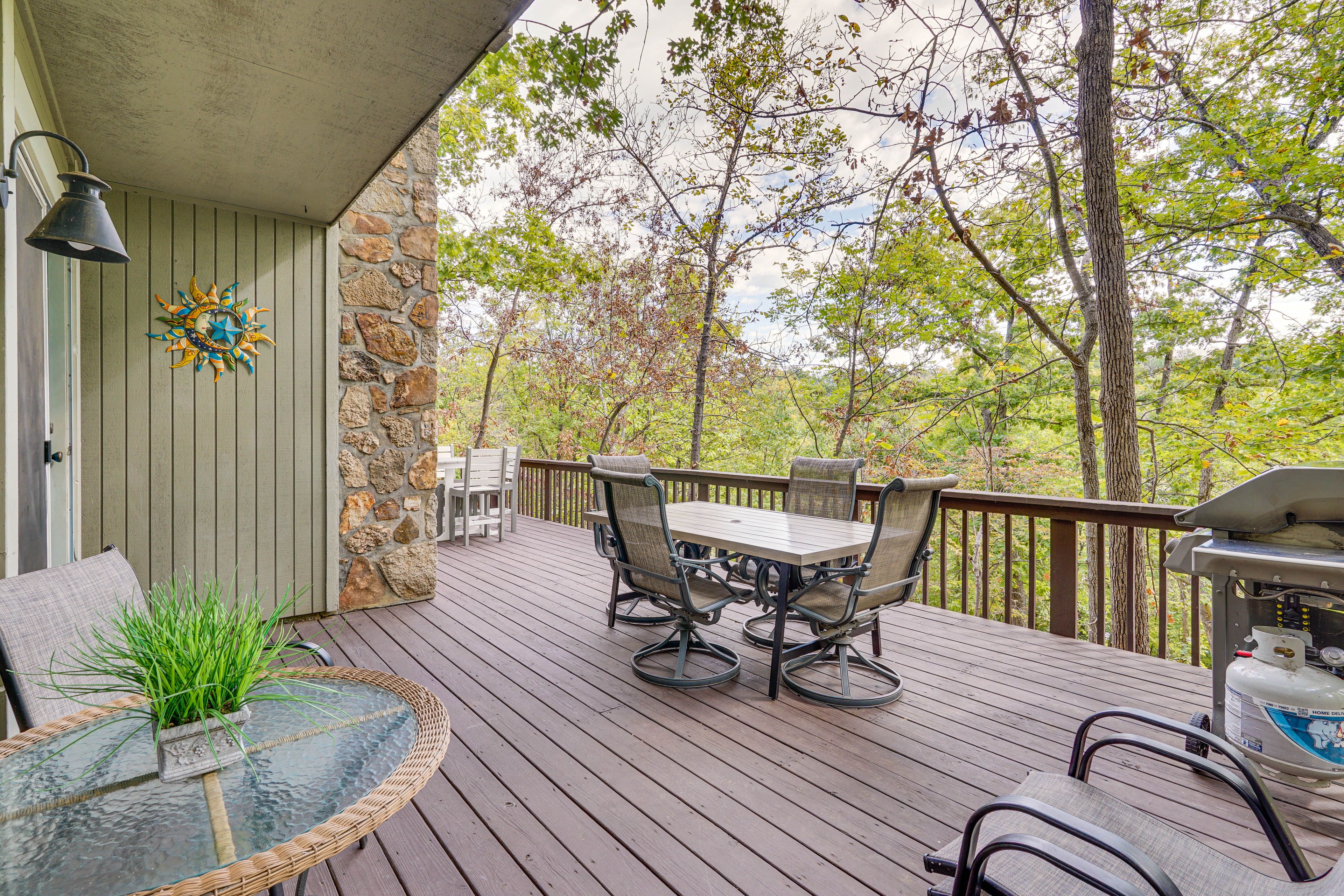 Deck | Outdoor Dining | Gas Grill