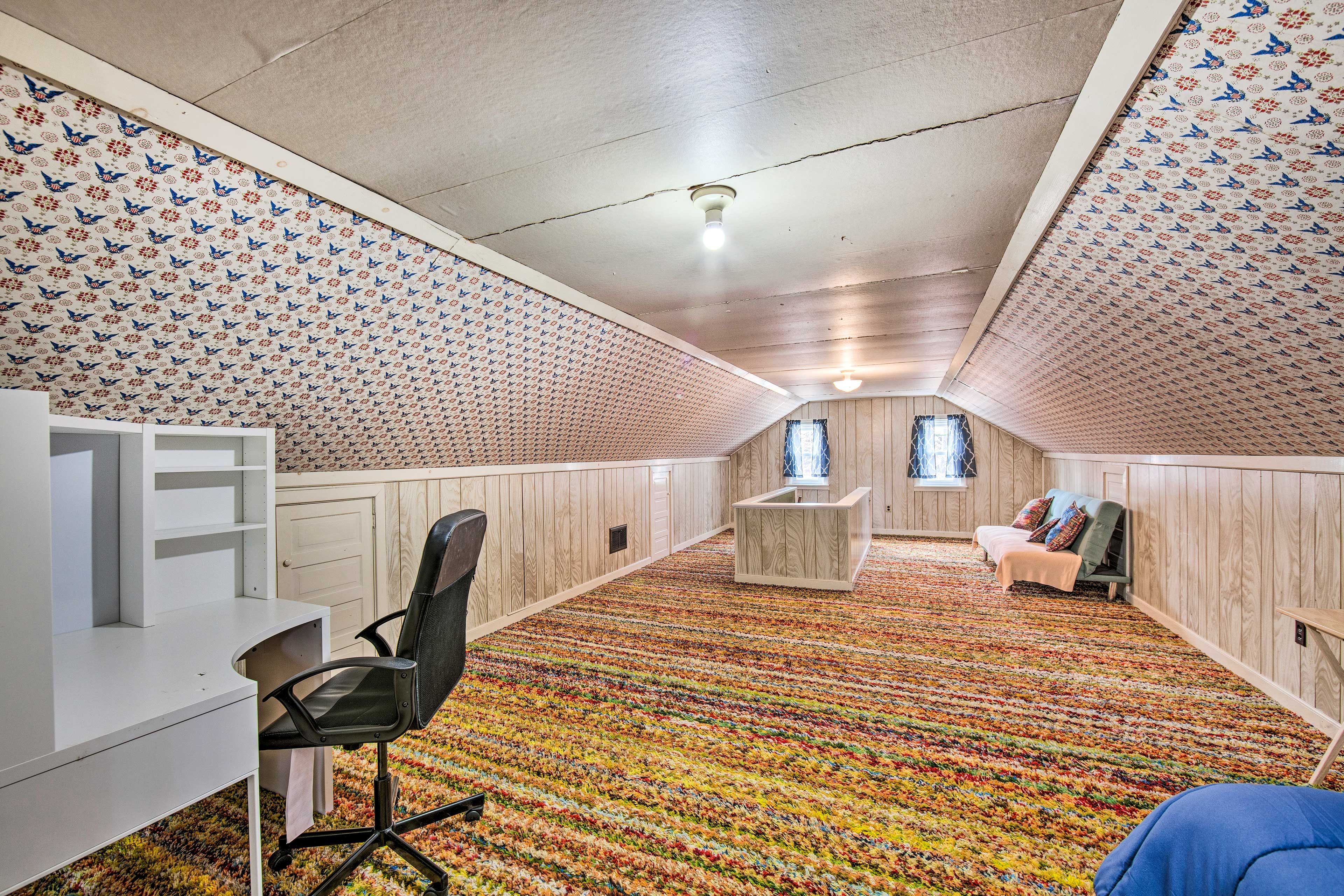 Bedroom 3 | Full Sleeper Sofa | Twin Futon | 2nd Floor | Stairs Required