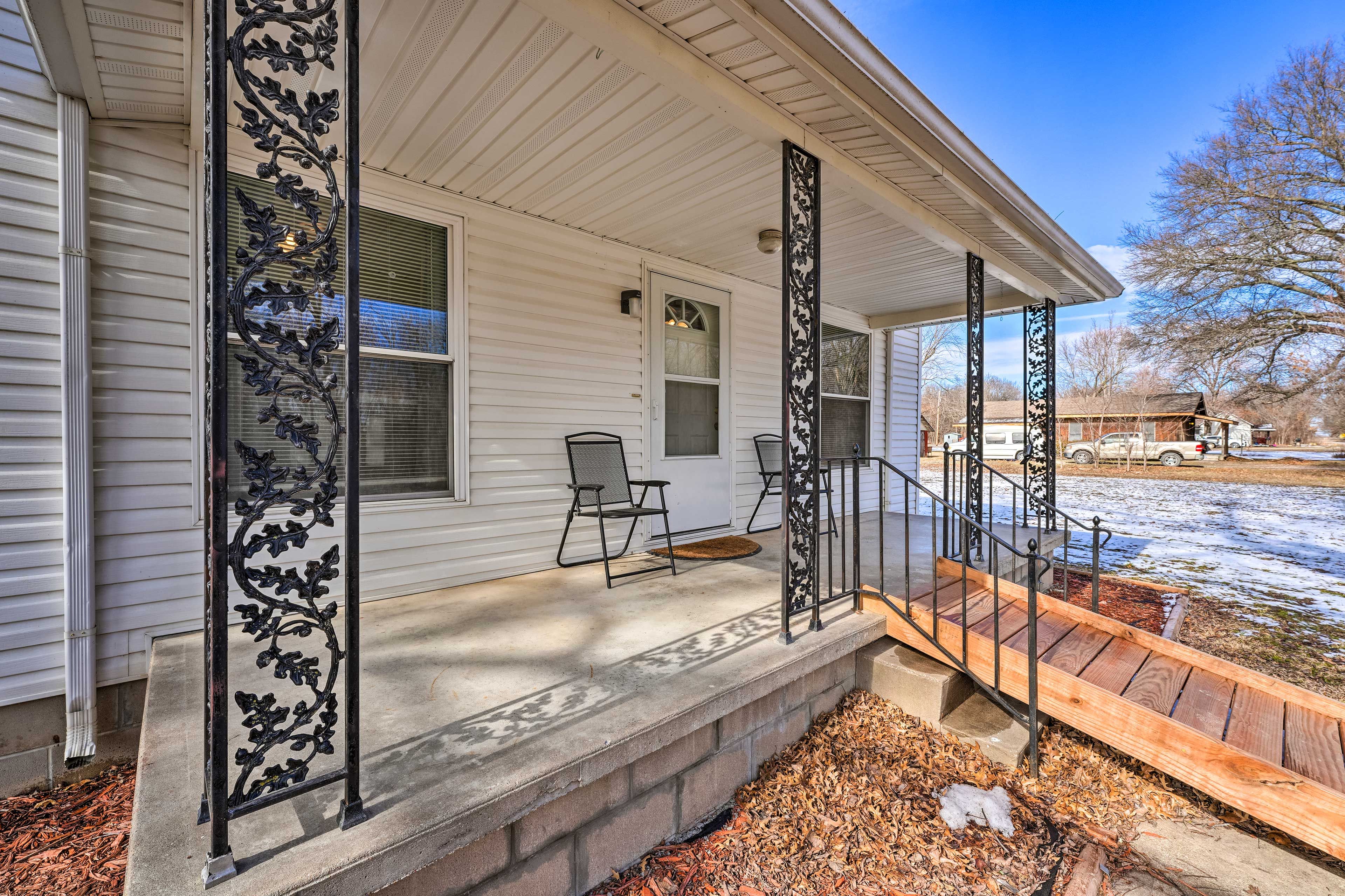 House Exterior | Furnished Porch