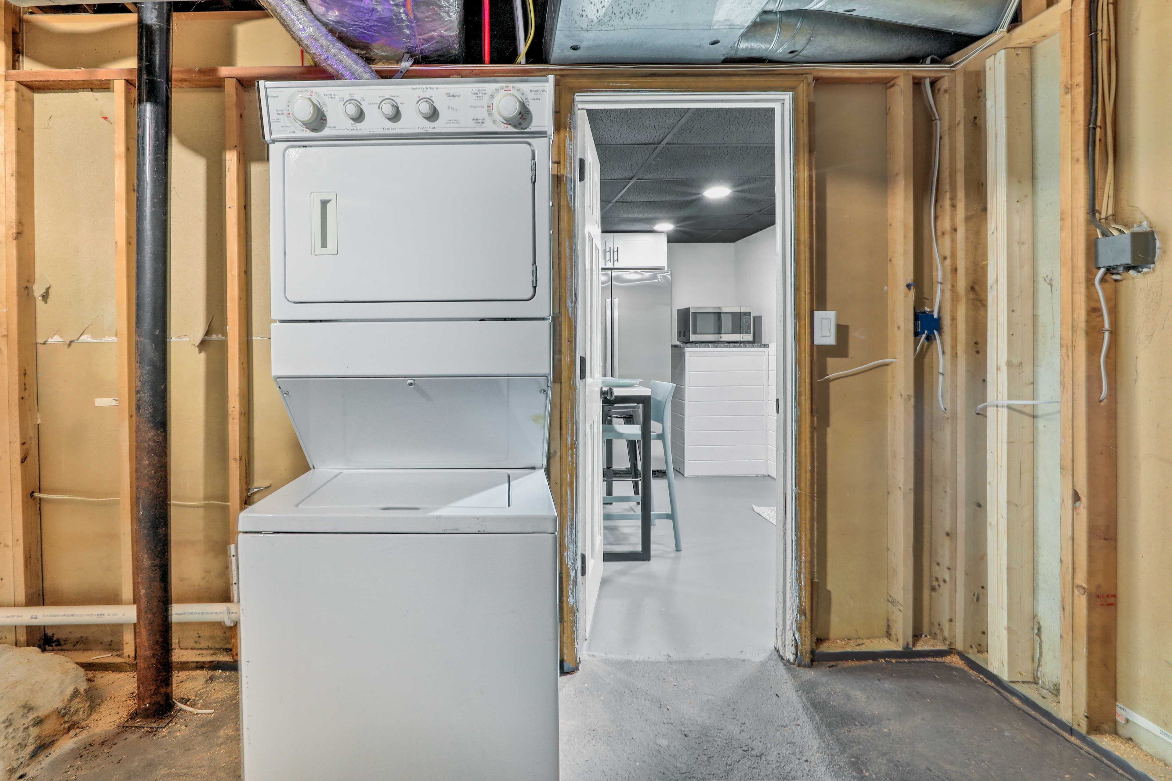 Washer & Dryer | Linens Provided