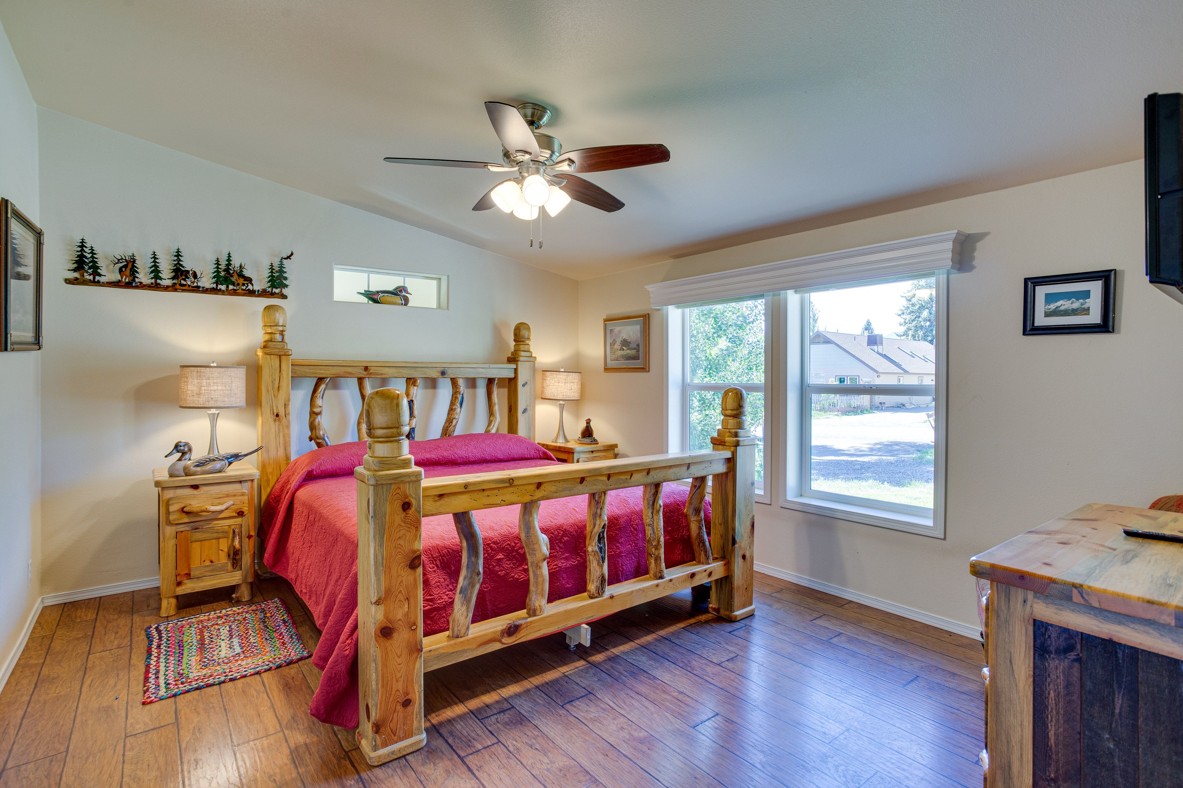Bedroom 1 | King Bed | Linens Provided