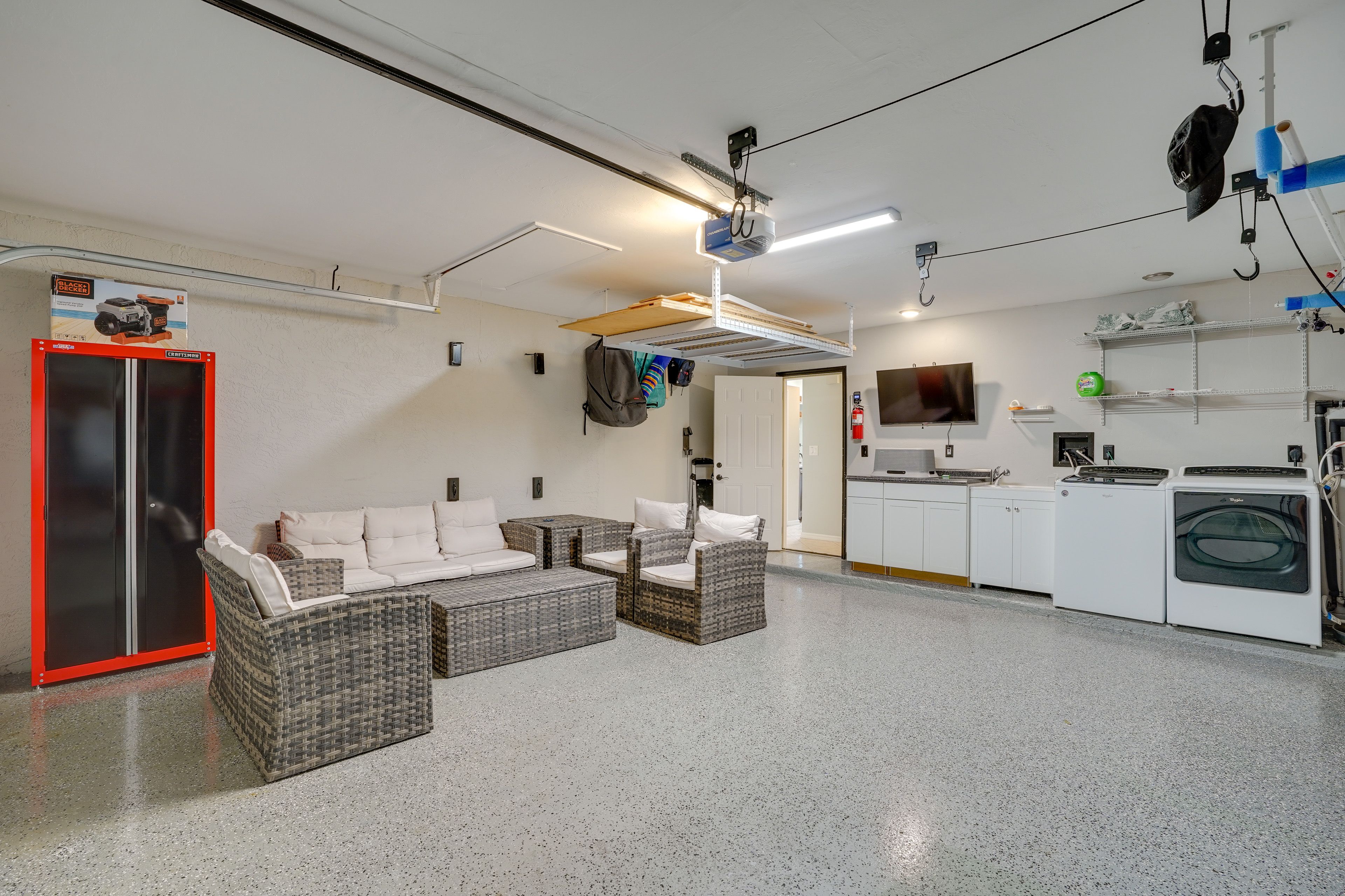 Garage | Washer & Dryer | Linens Provided