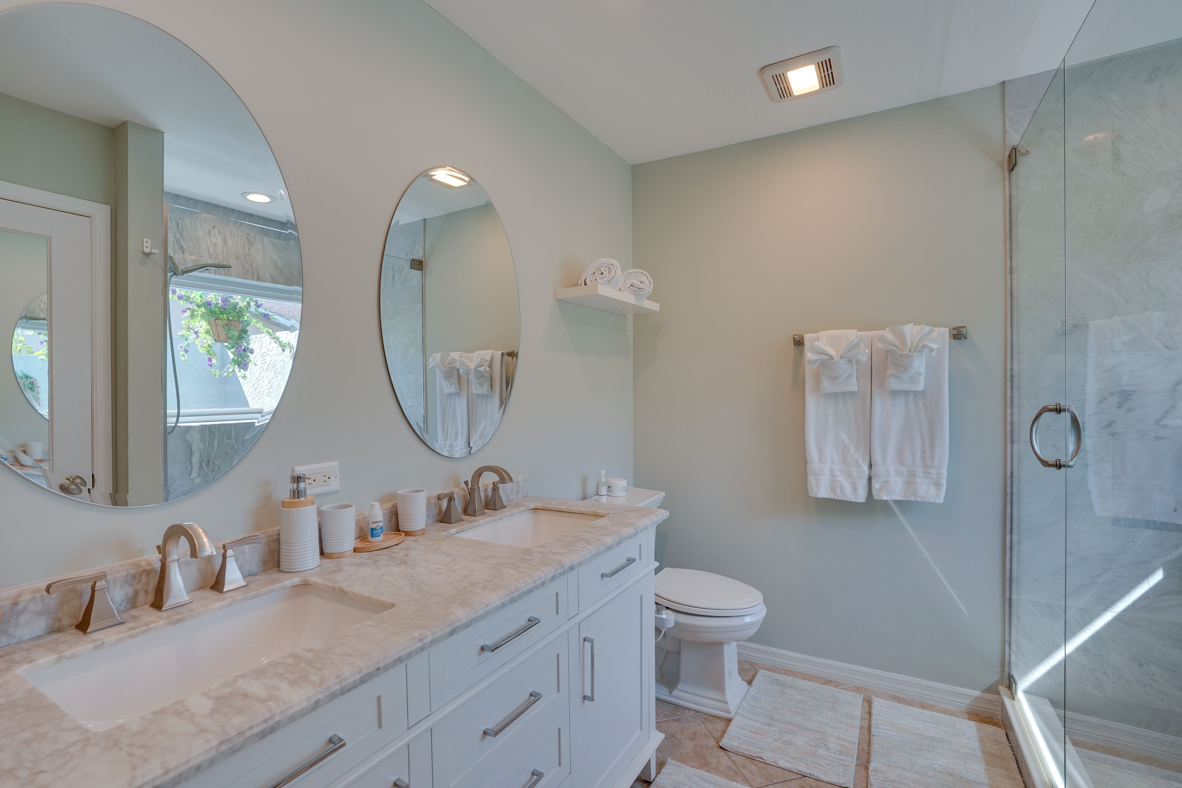 En-Suite Bathroom | Complimentary Toiletries | Hair Dryer
