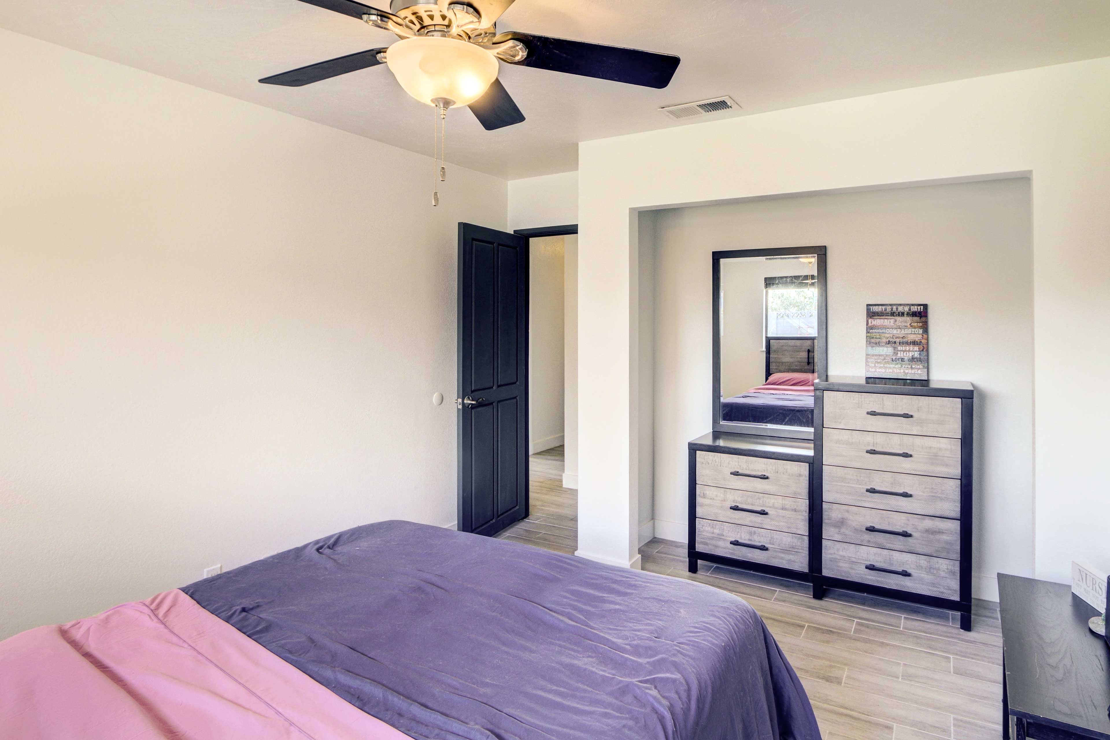 Bedroom 2 | Queen Bed