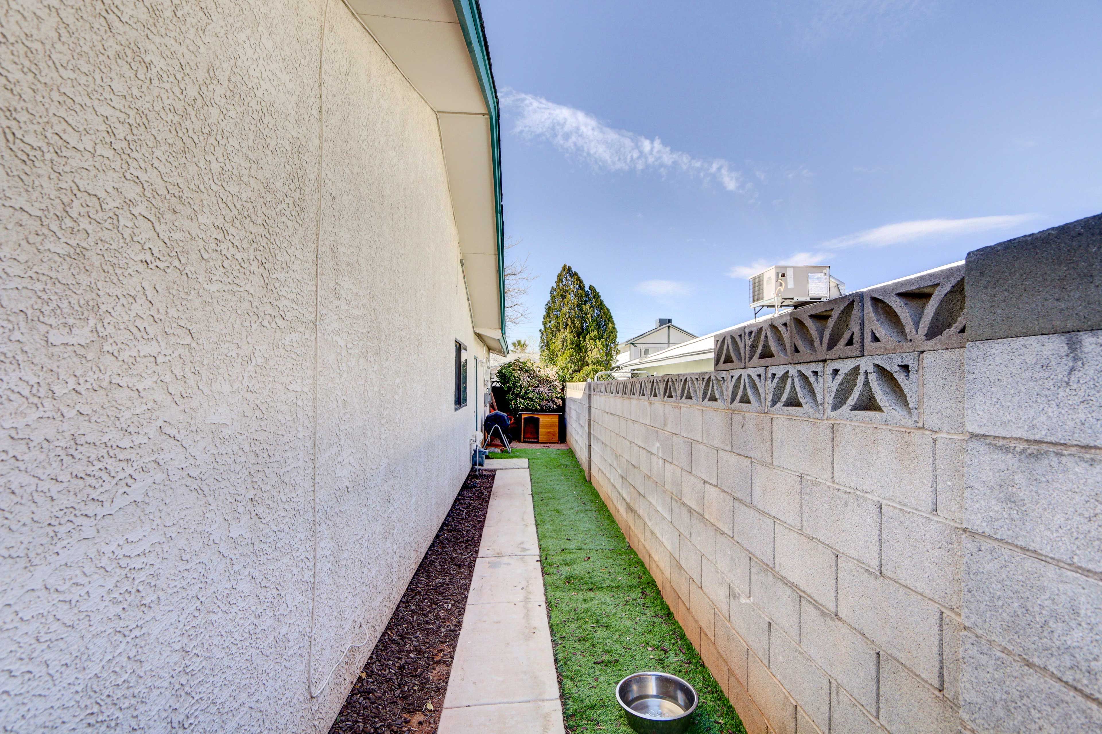 Private Yard | Patio