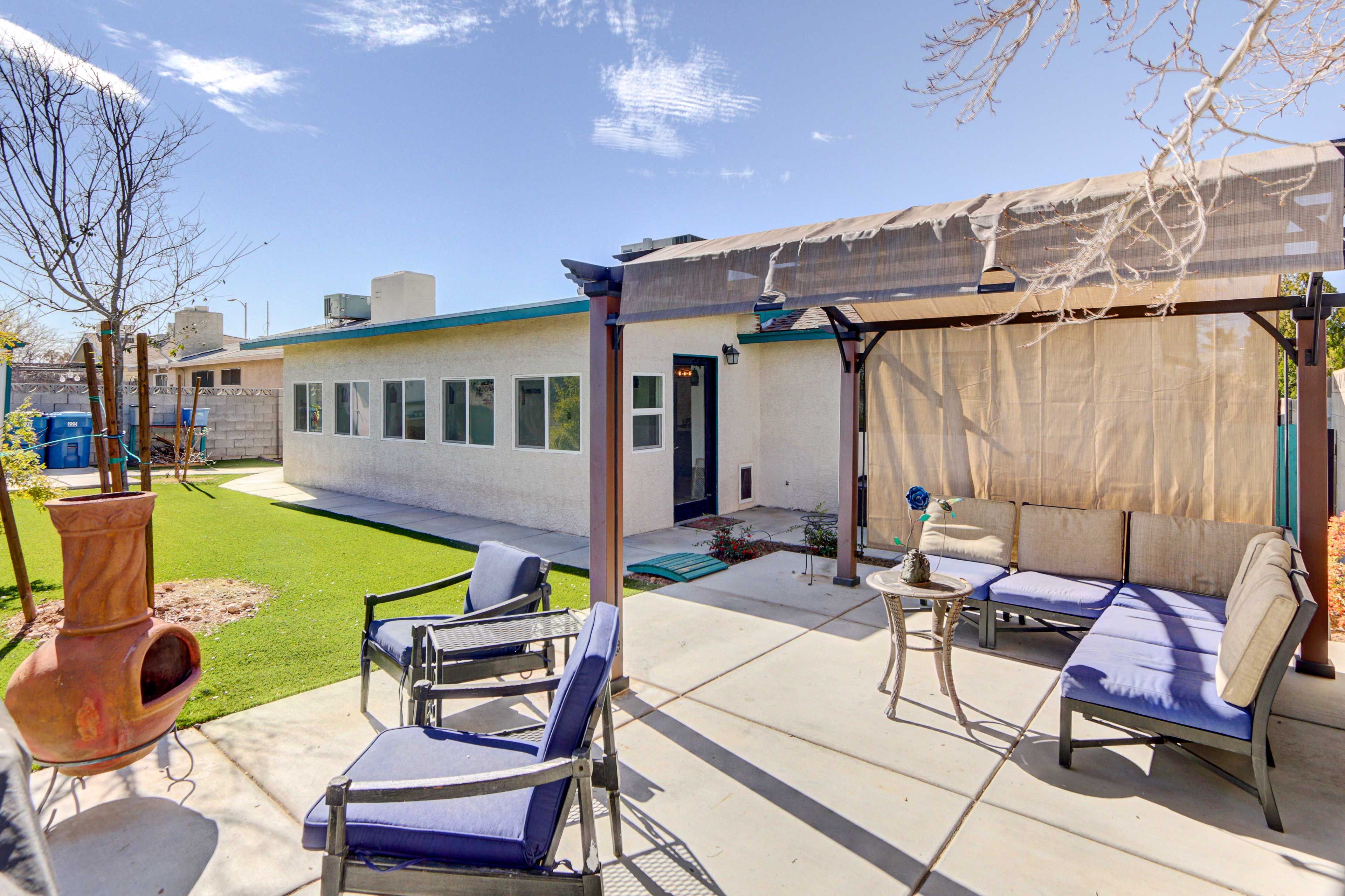 Private Yard | Patio | Gas & Charcoal Grills
