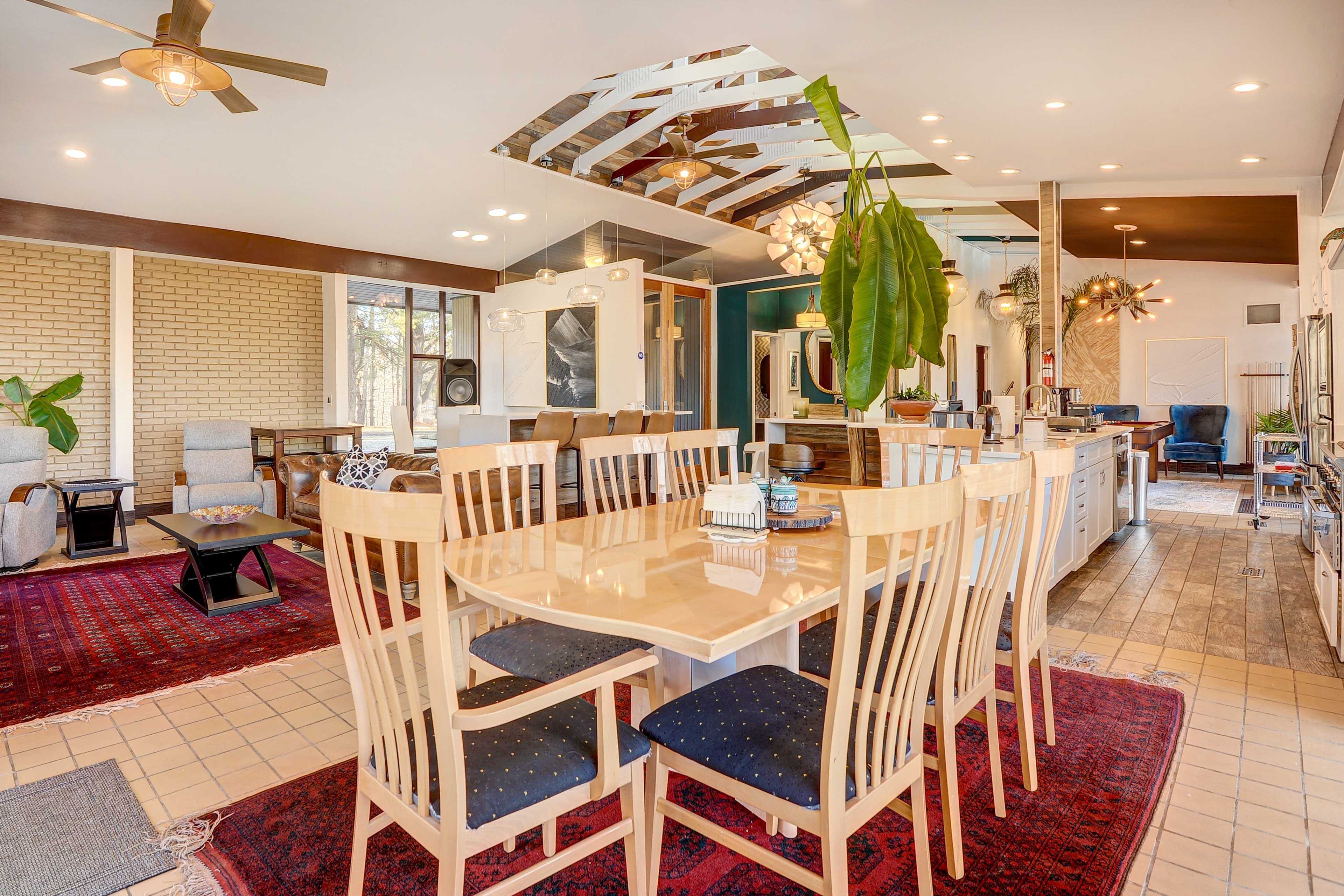 Dining Areas | Dishware/Flatware | Trash Bags/Paper Towels