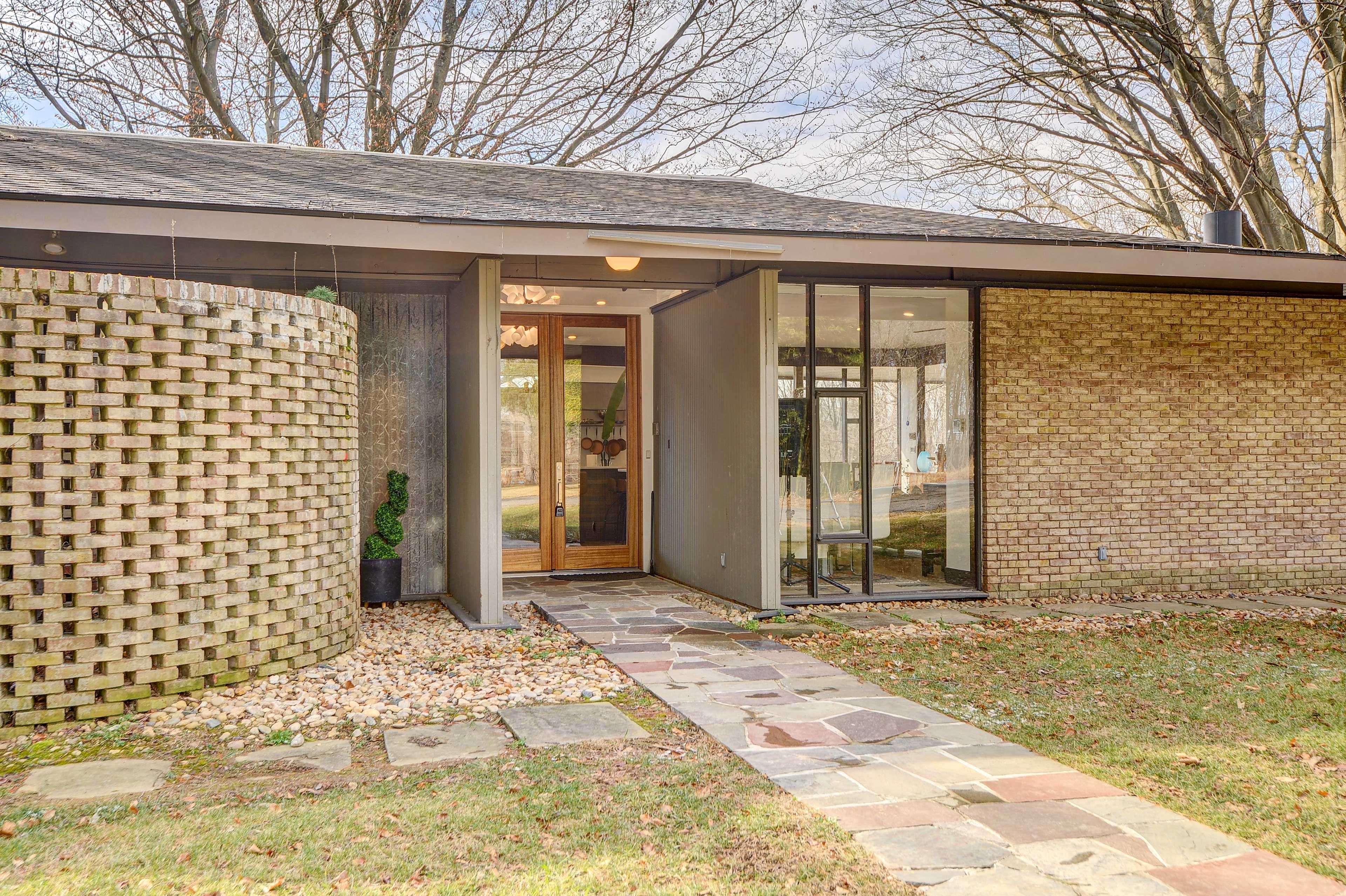 Front Entry | Lockbox