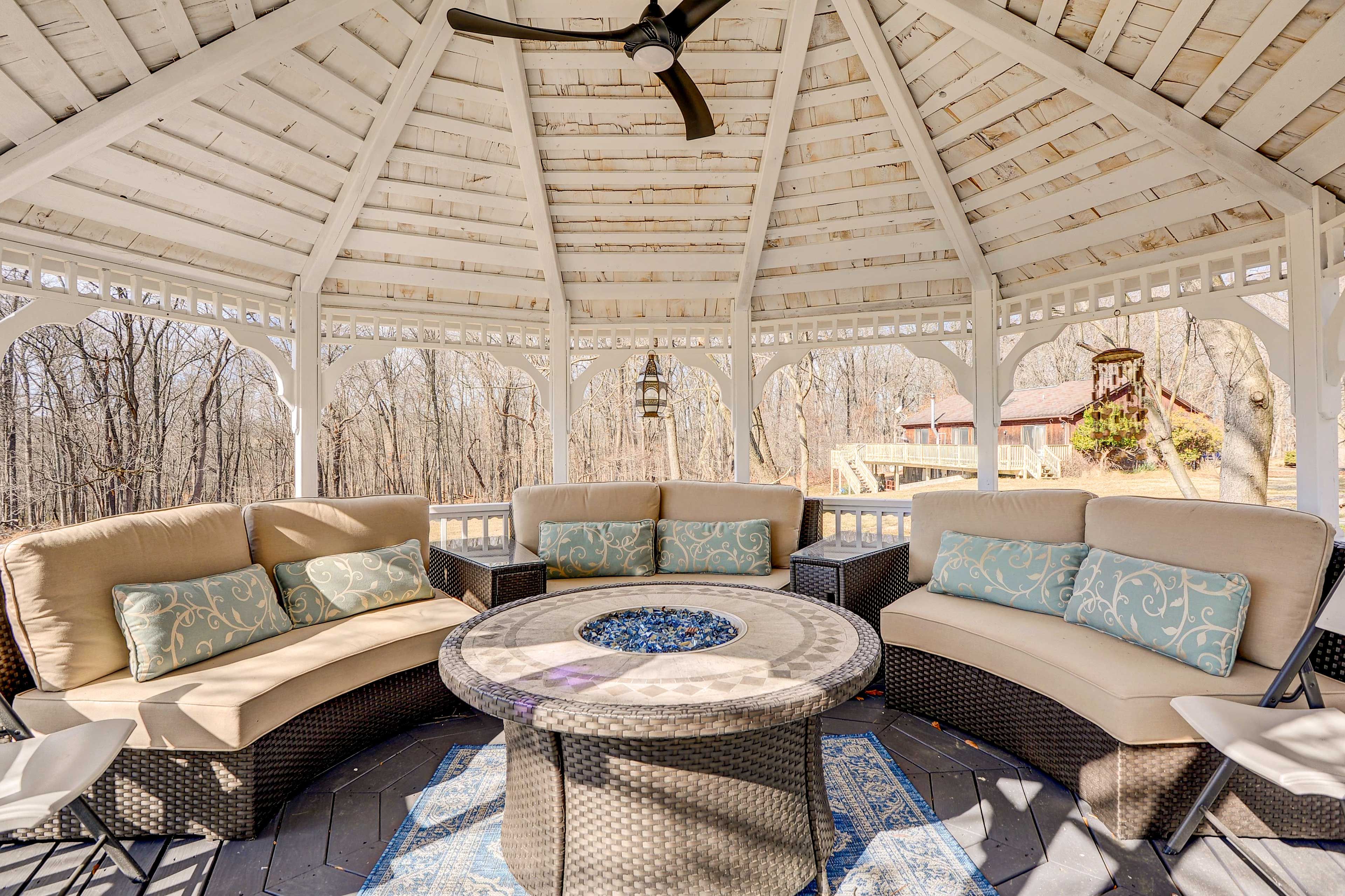 Gazebo | Fire Pit