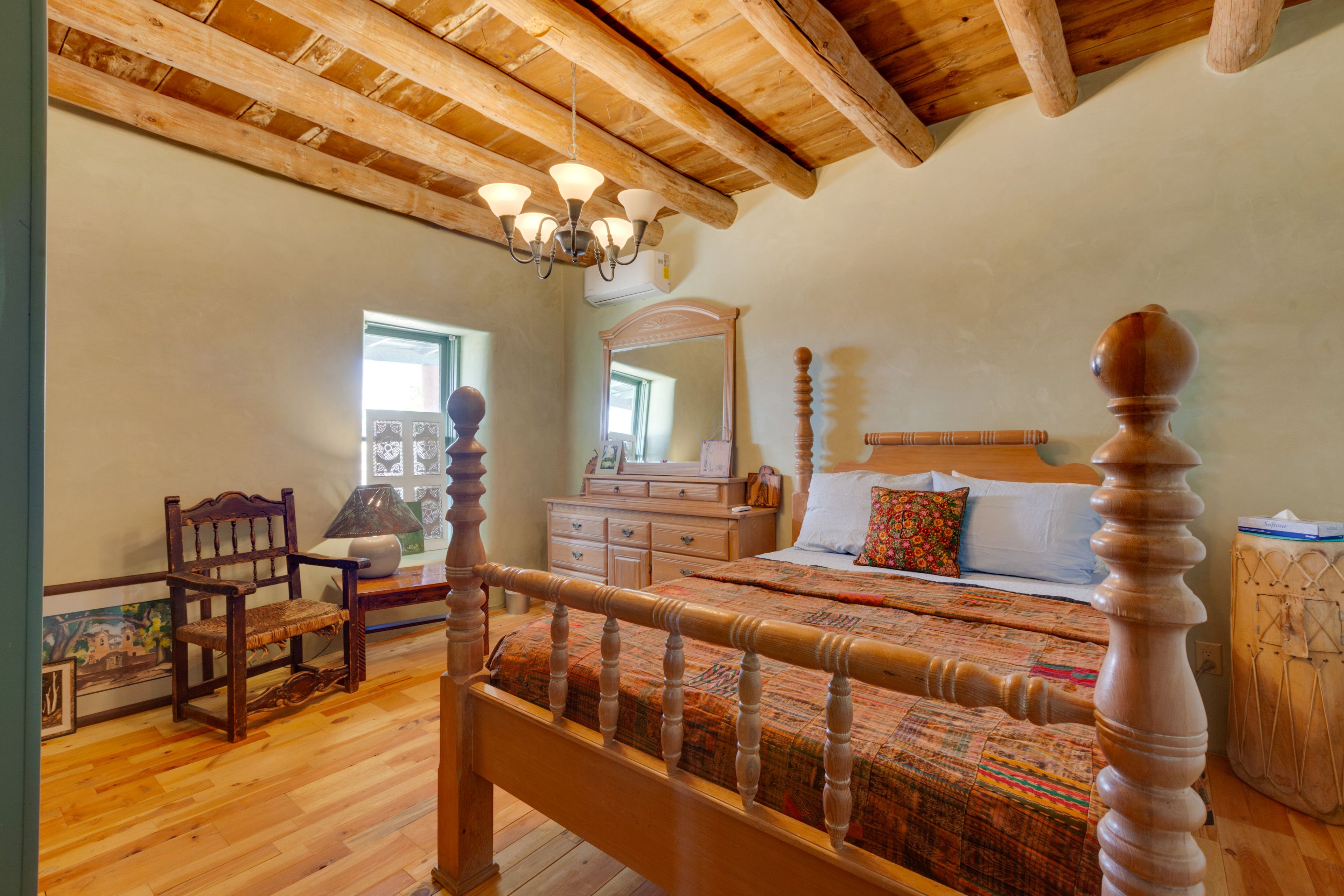 Bedroom 2 | Queen Bed