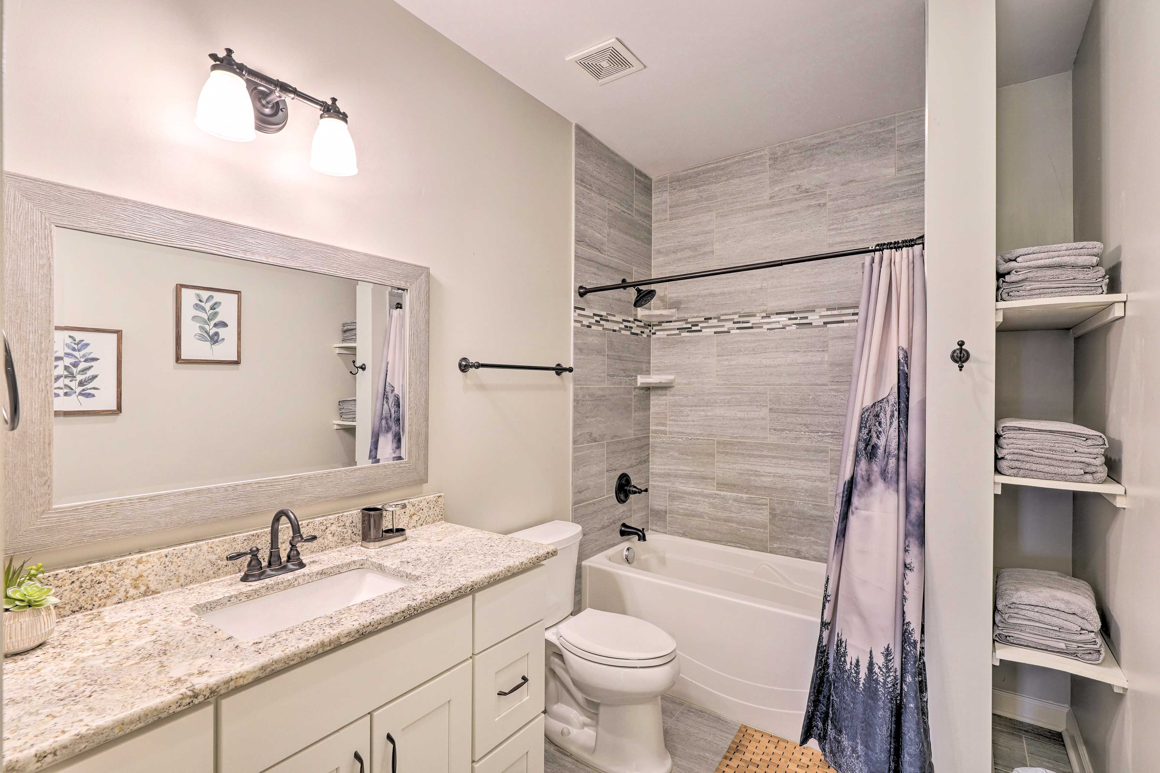 Full Bathroom | Washer & Dryer