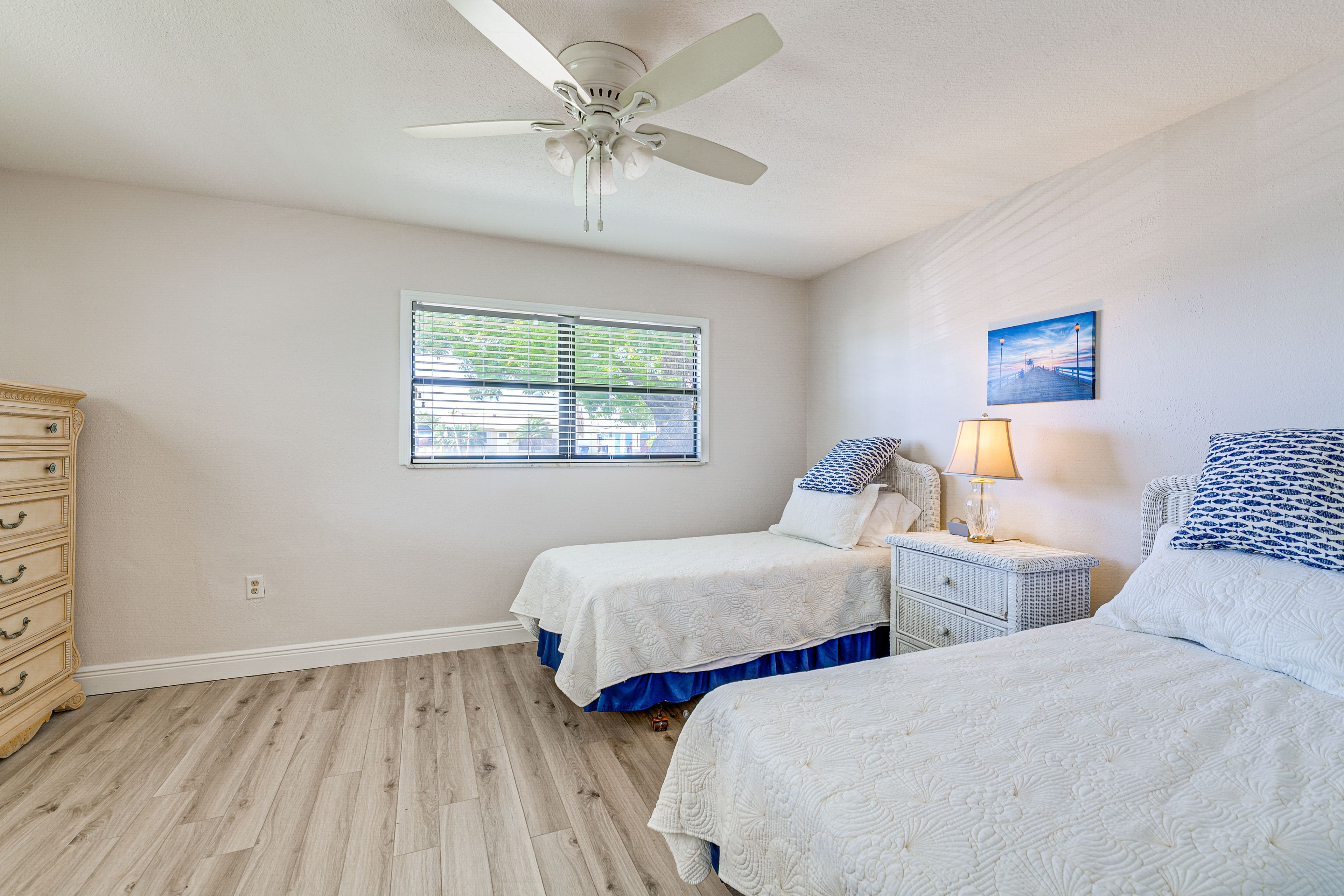 Bedroom 2 | 2 Twin Beds