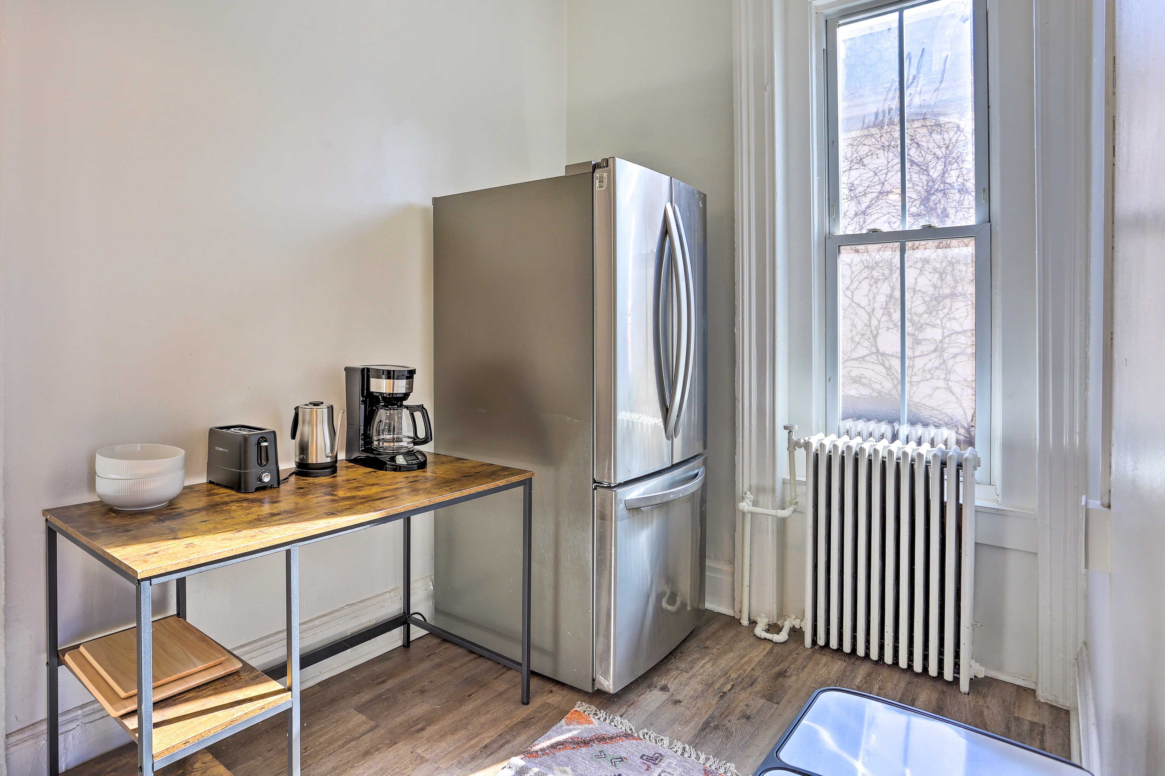 Kitchen | Cooking Basics | Coffee Maker | Paper Towels/Trash Bags Provided