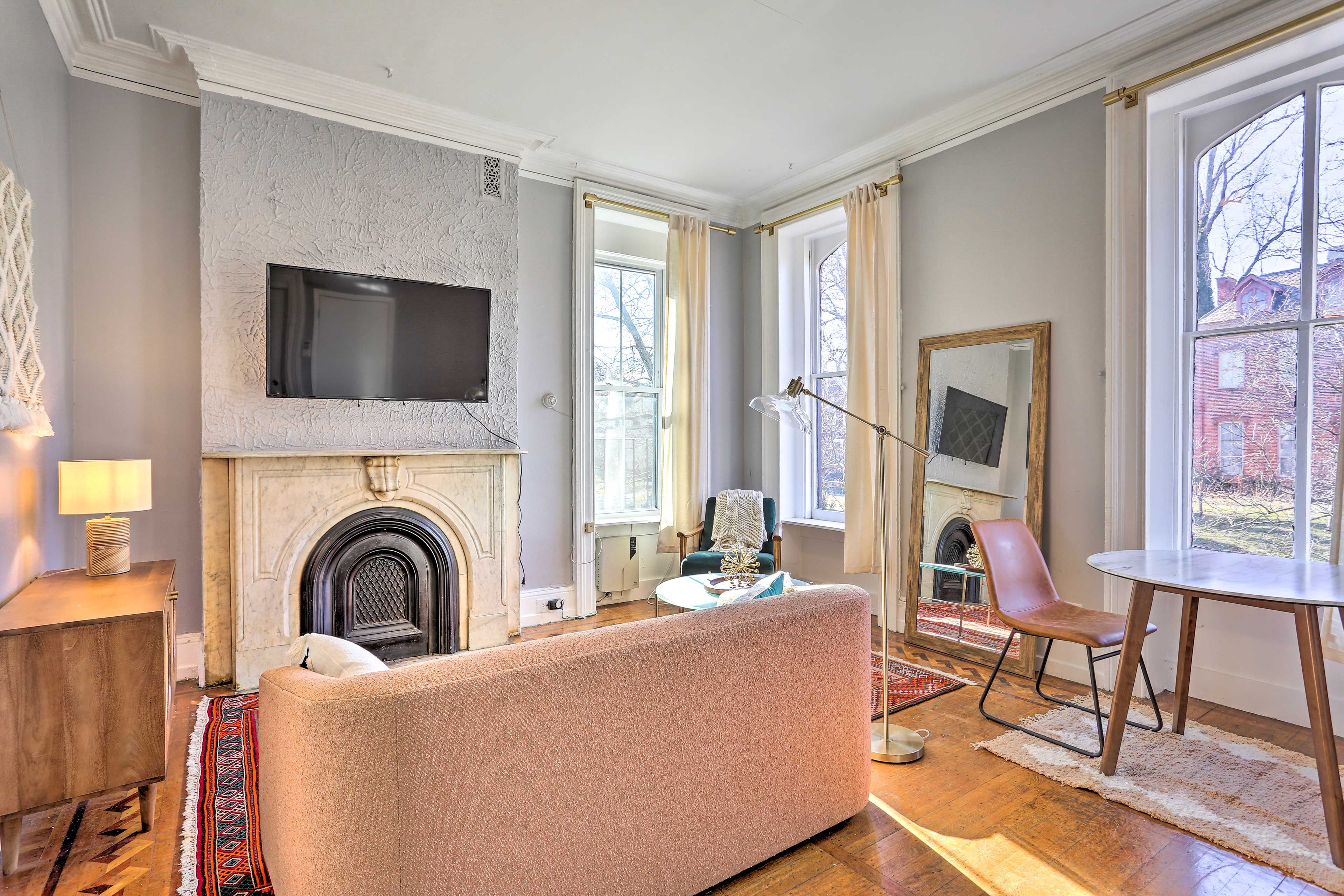 Newburgh Vacation Rental | 1BR | 1BA | 800 Sq Ft | Stairs Required