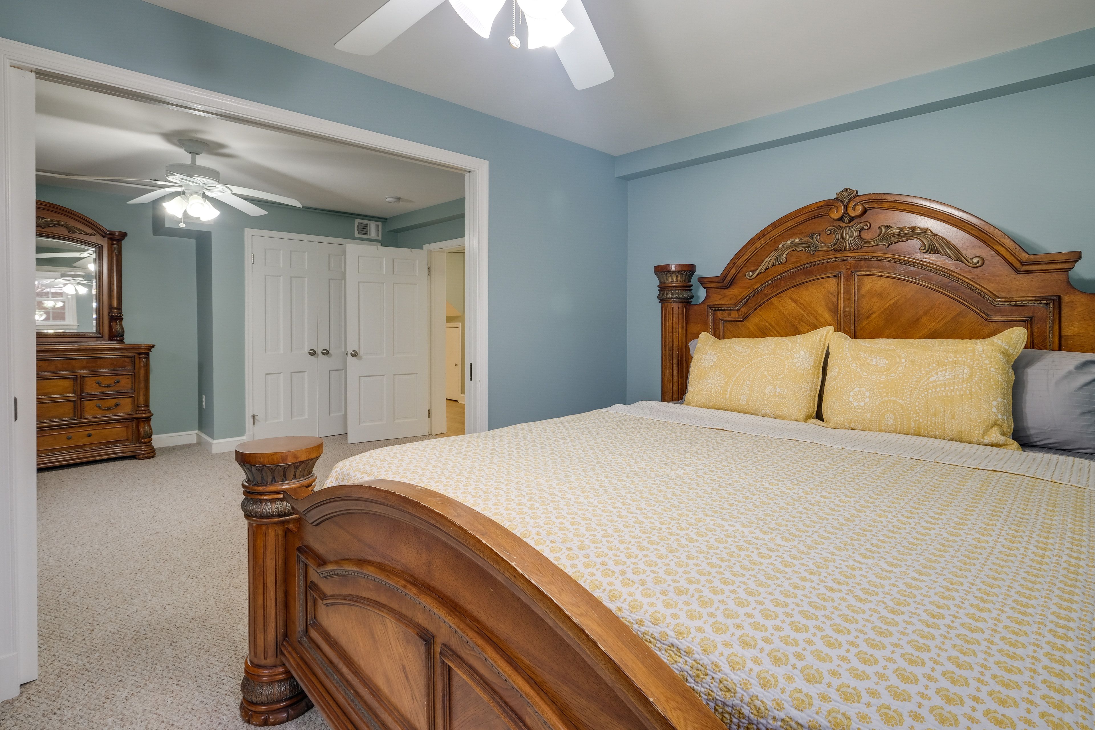 Bedroom 4 | Basement | King Bed