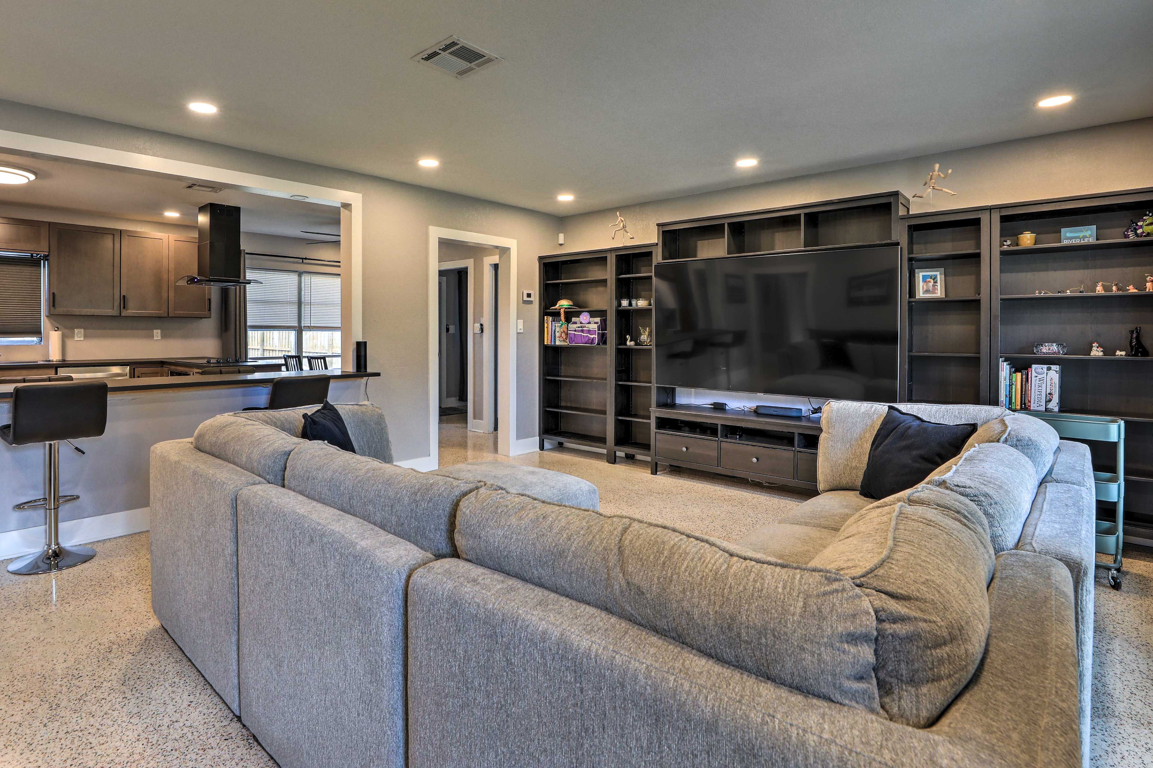 Living Room | 1-Story House | Central A/C