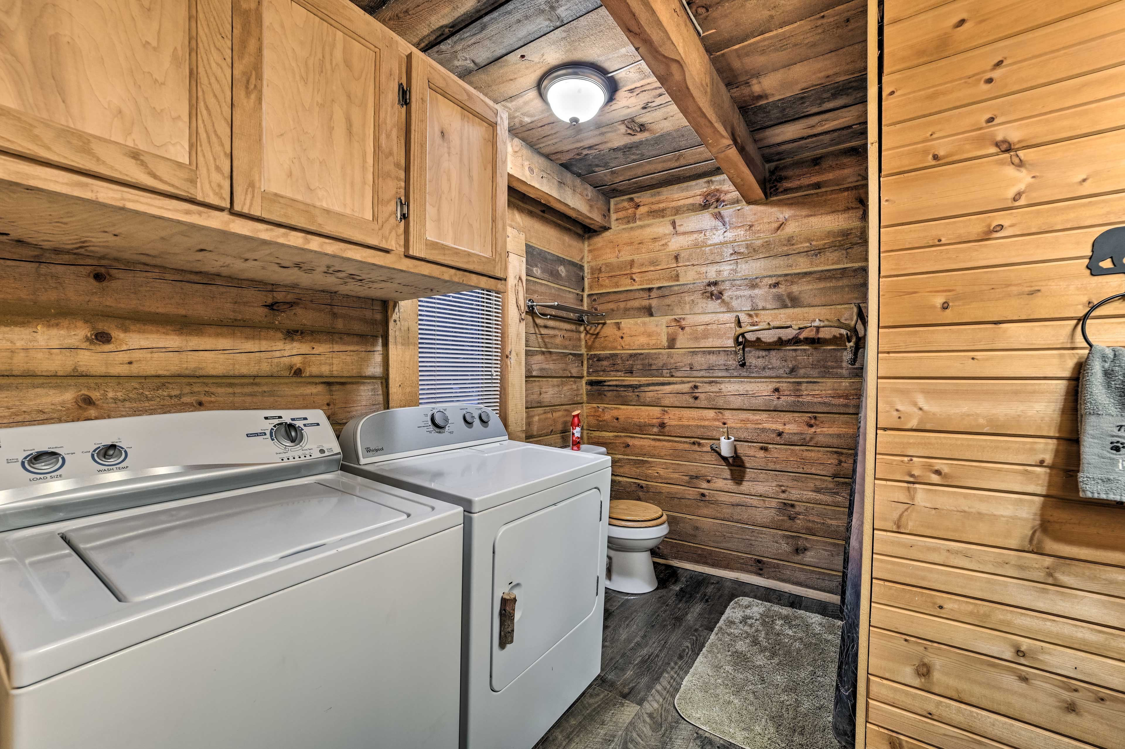 Full Bathroom | 1st Floor | Washer & Dryer | Complimentary Toiletries