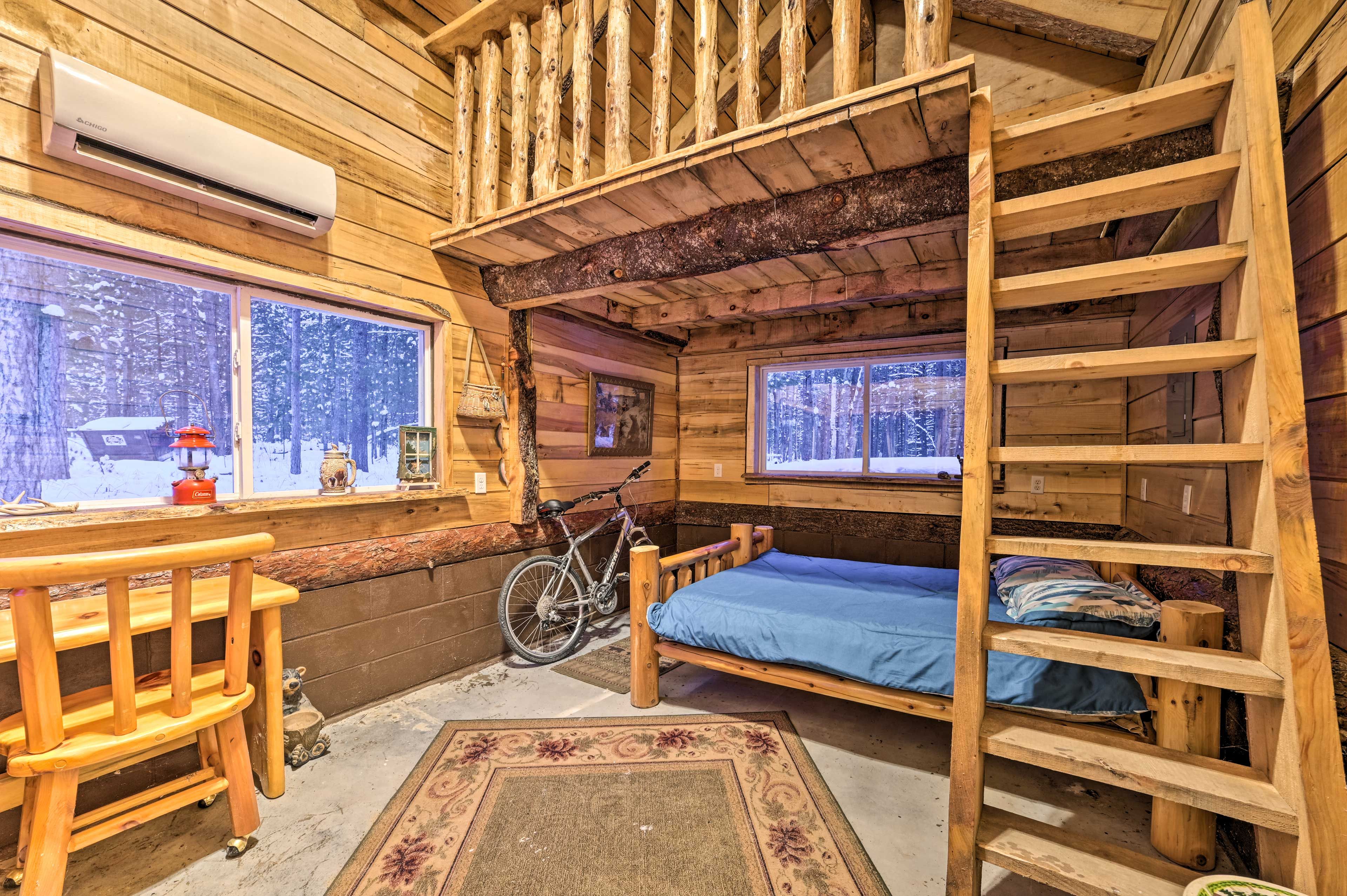 Bedroom 2 (Guest Cabin) | Queen Bed | 1st Floor | Loft Not Available