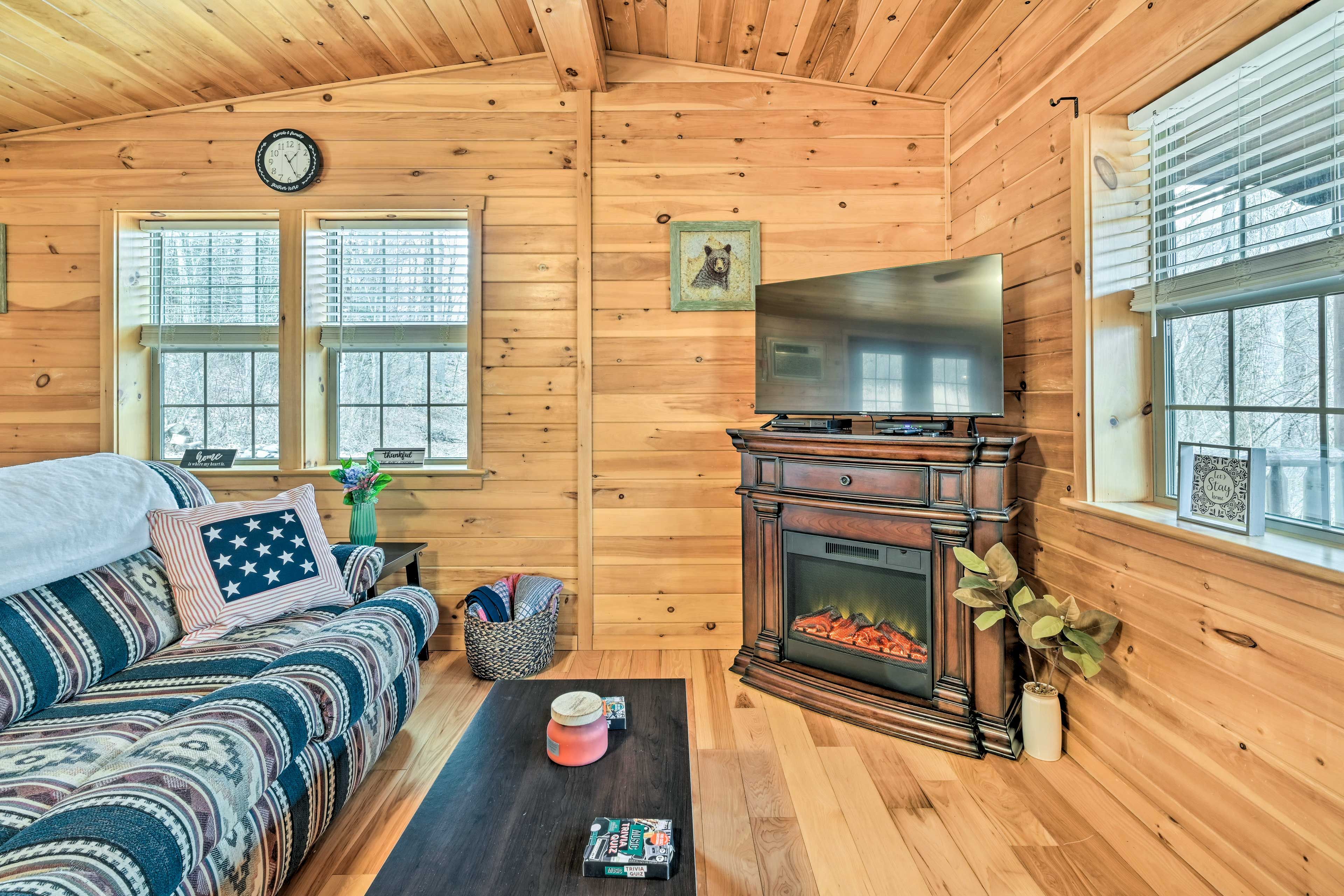 Living Room | Main Level | Electric Fireplace | Smart TV | Sleeper Sofa