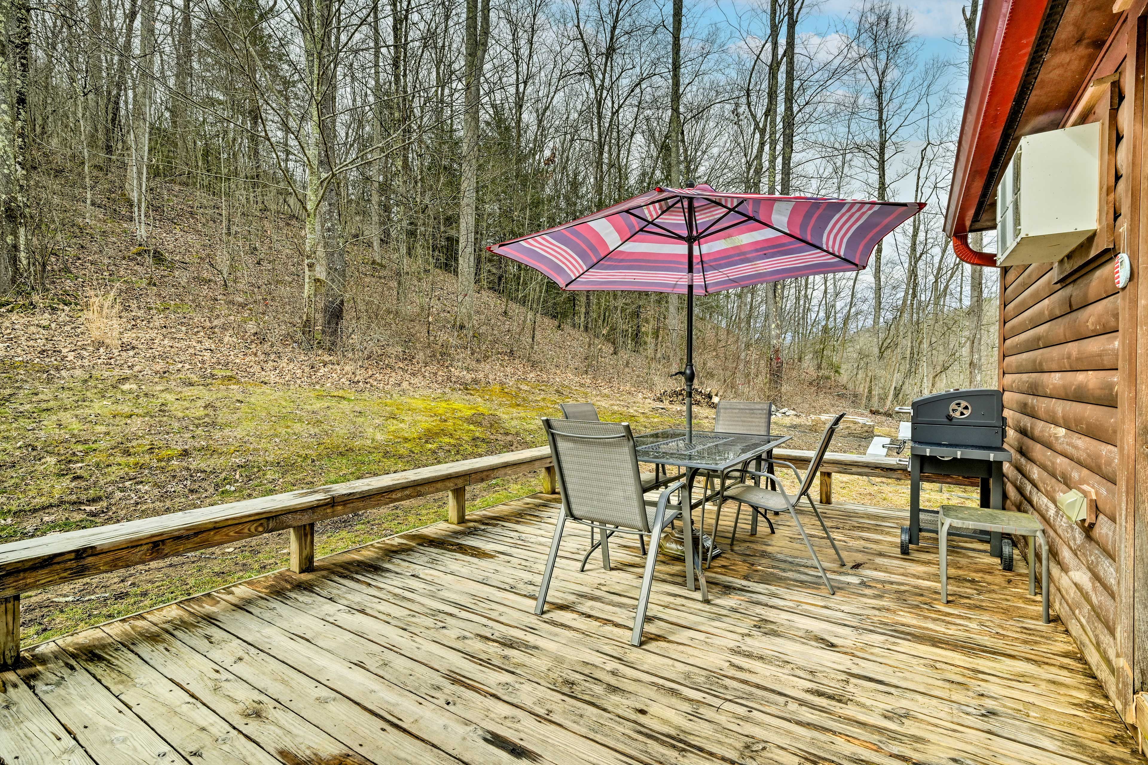 Deck | Charcoal Grill | Dining Area
