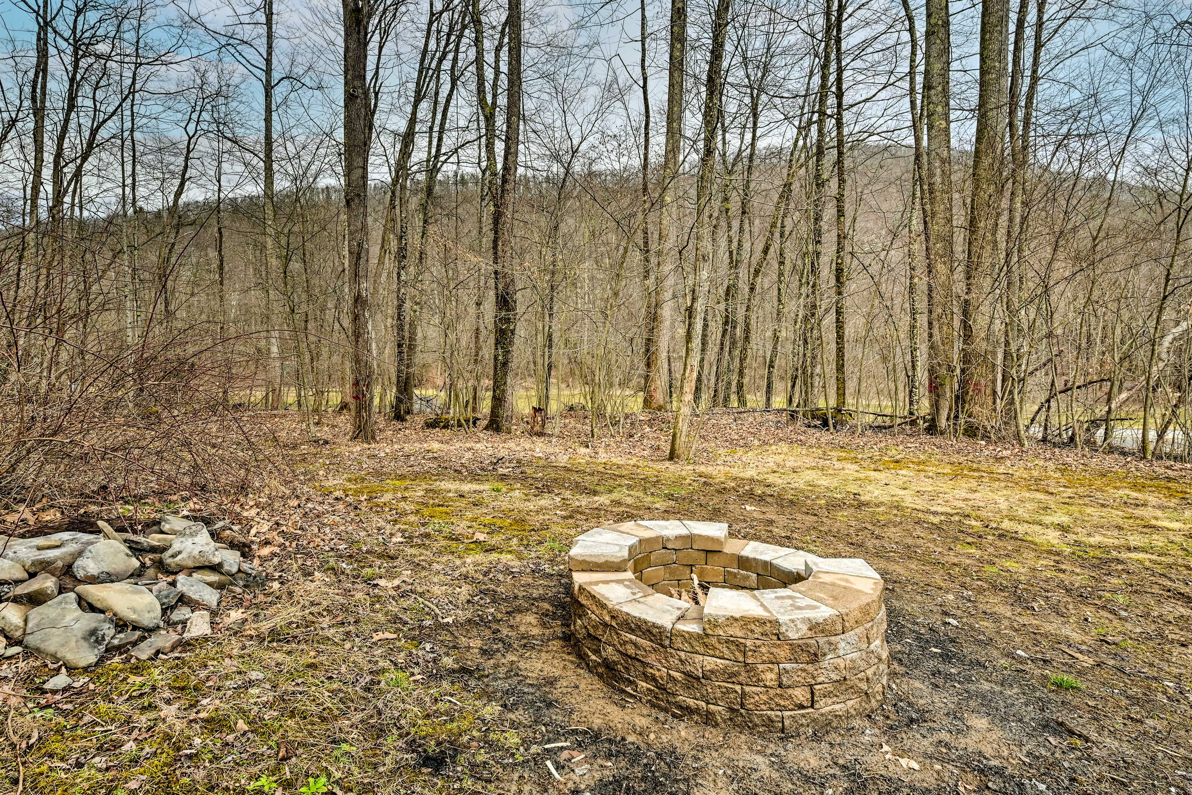Private Yard | Fire Pit