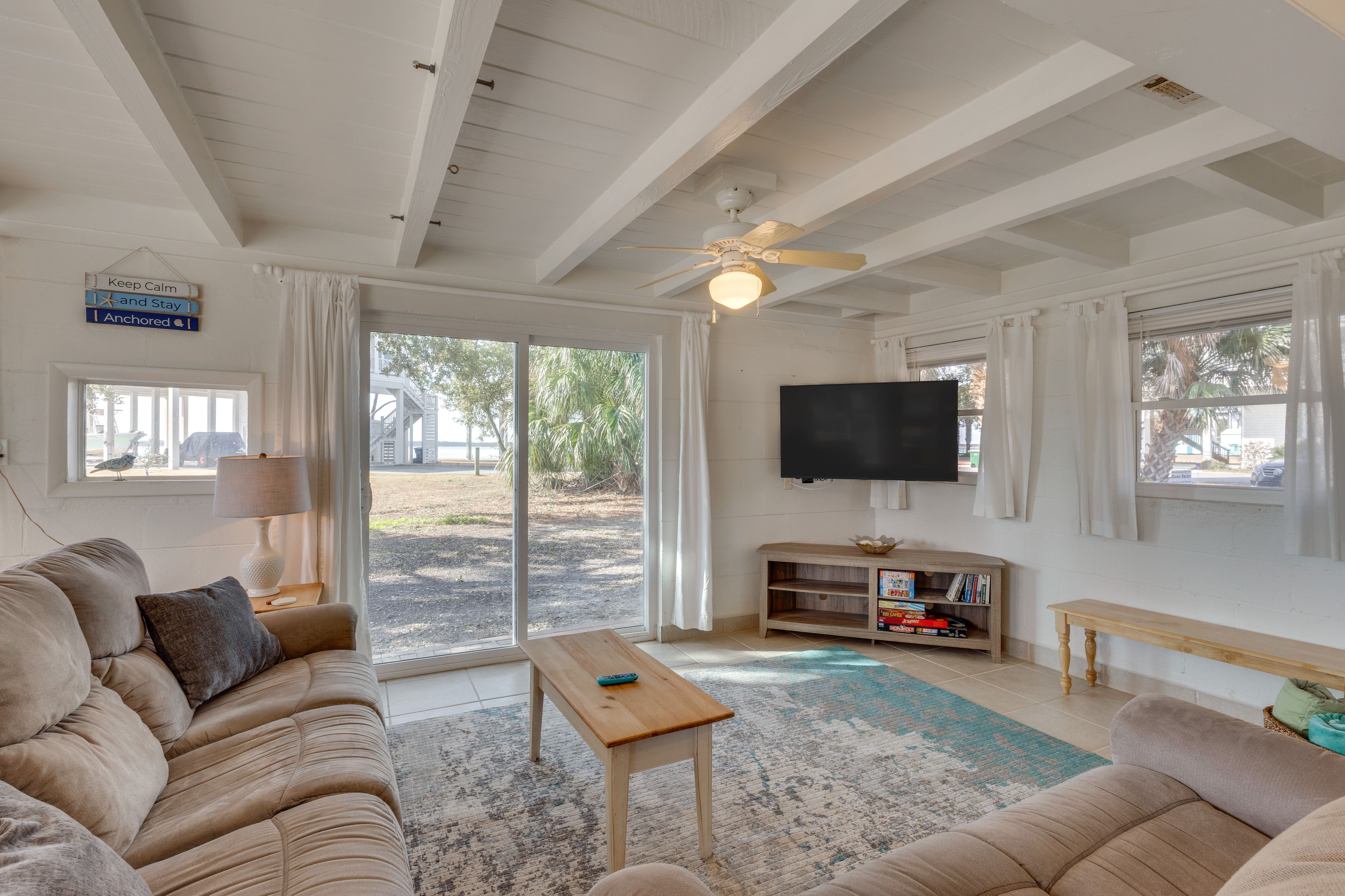 Living Room | Free WiFi | Smart TV | Board Games