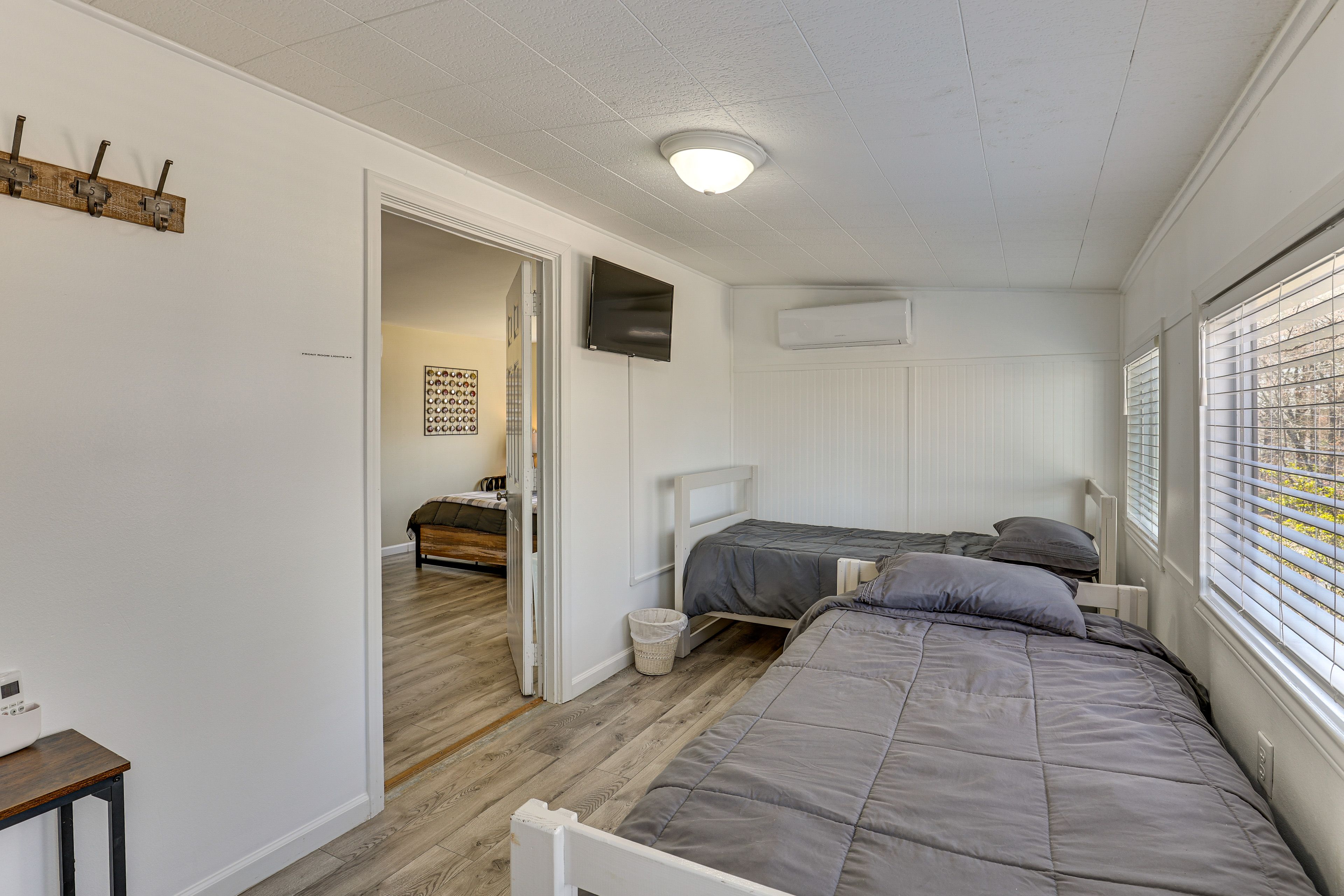 Guest House Living Room | 2 Twin Beds