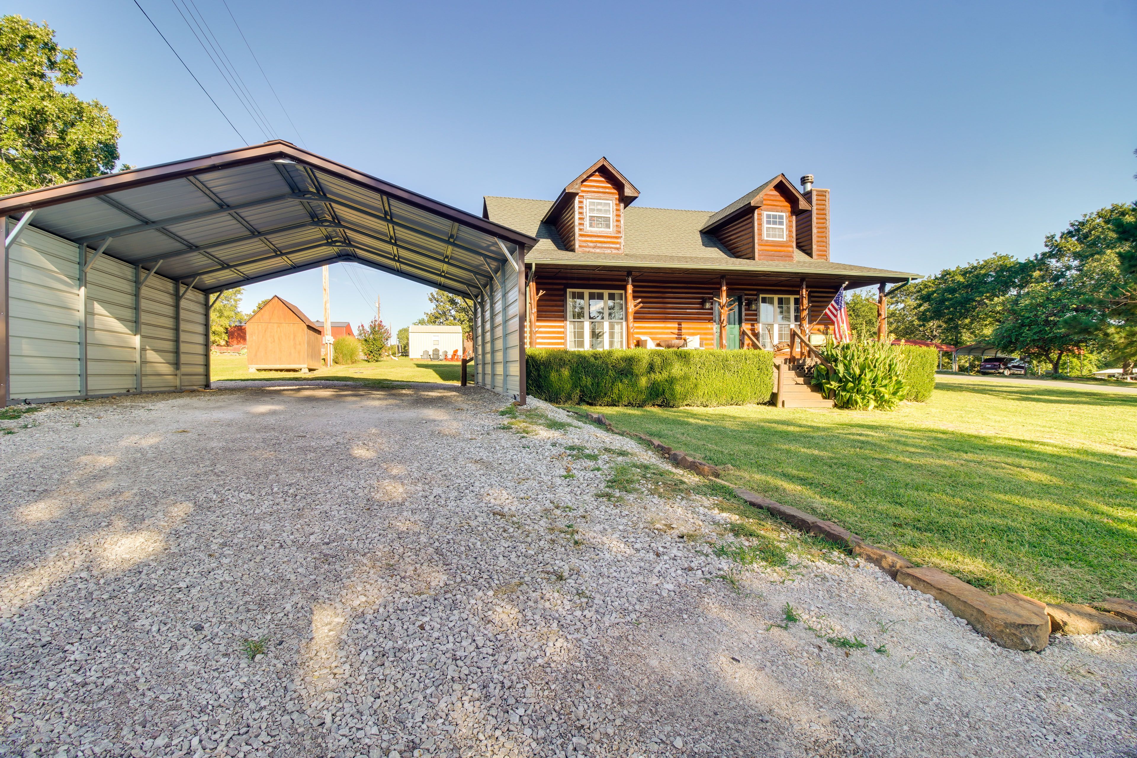 Parking | Carport (2 Vehicles) | Driveway (2 Vehicles)
