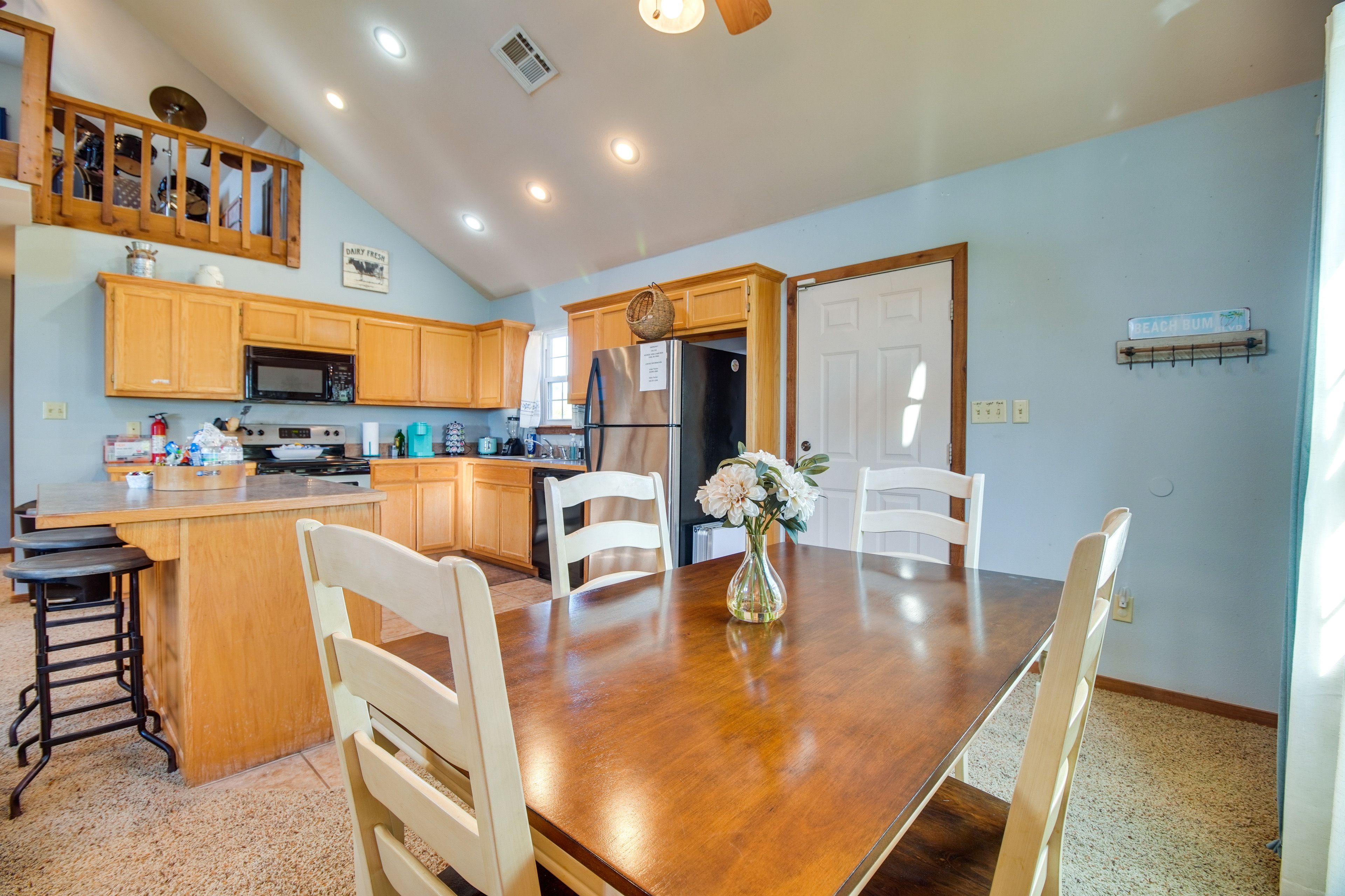 Full Kitchen | Dining Area | Cooking Basics