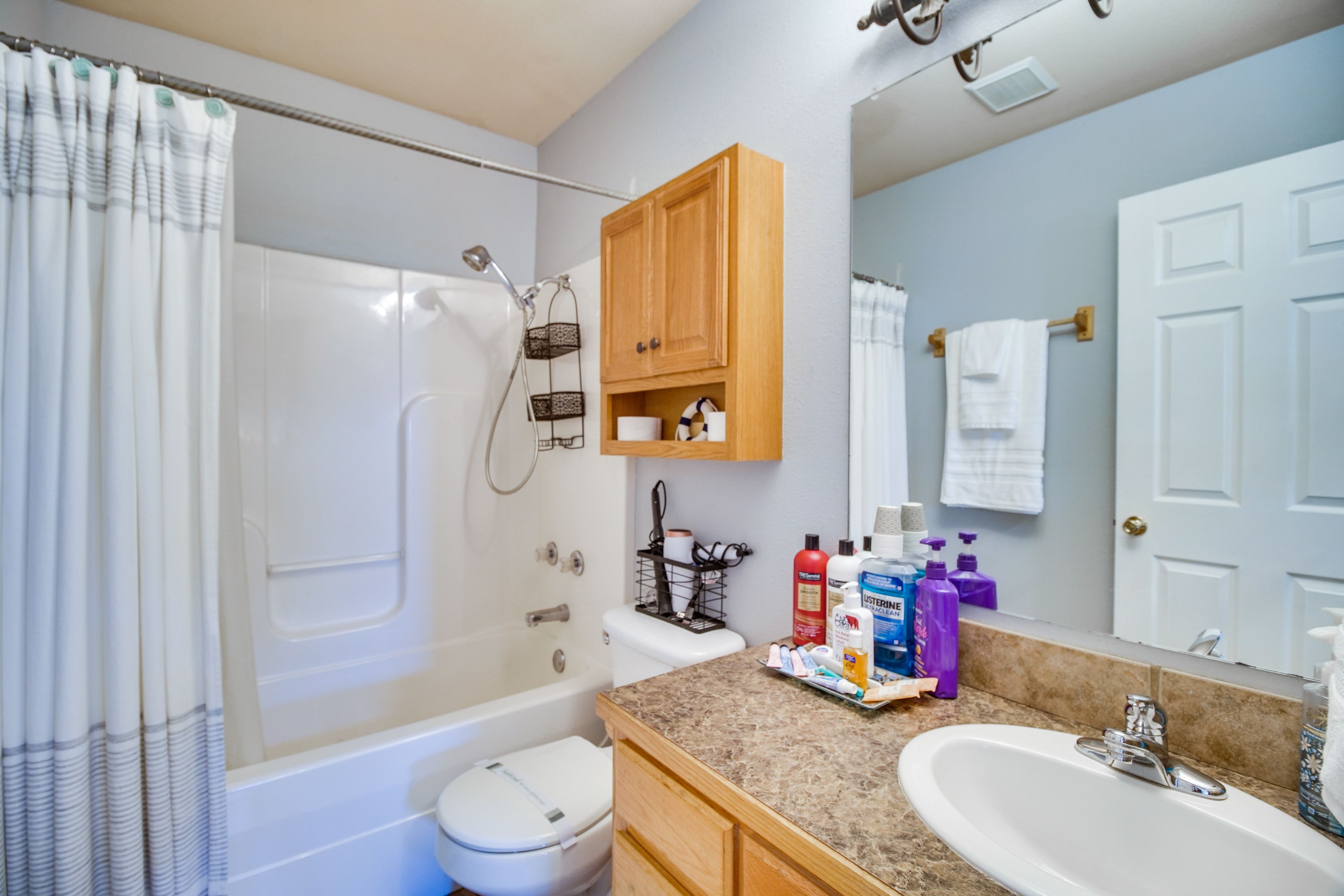 Full Bath | Complimentary Toiletries | Towels Provided