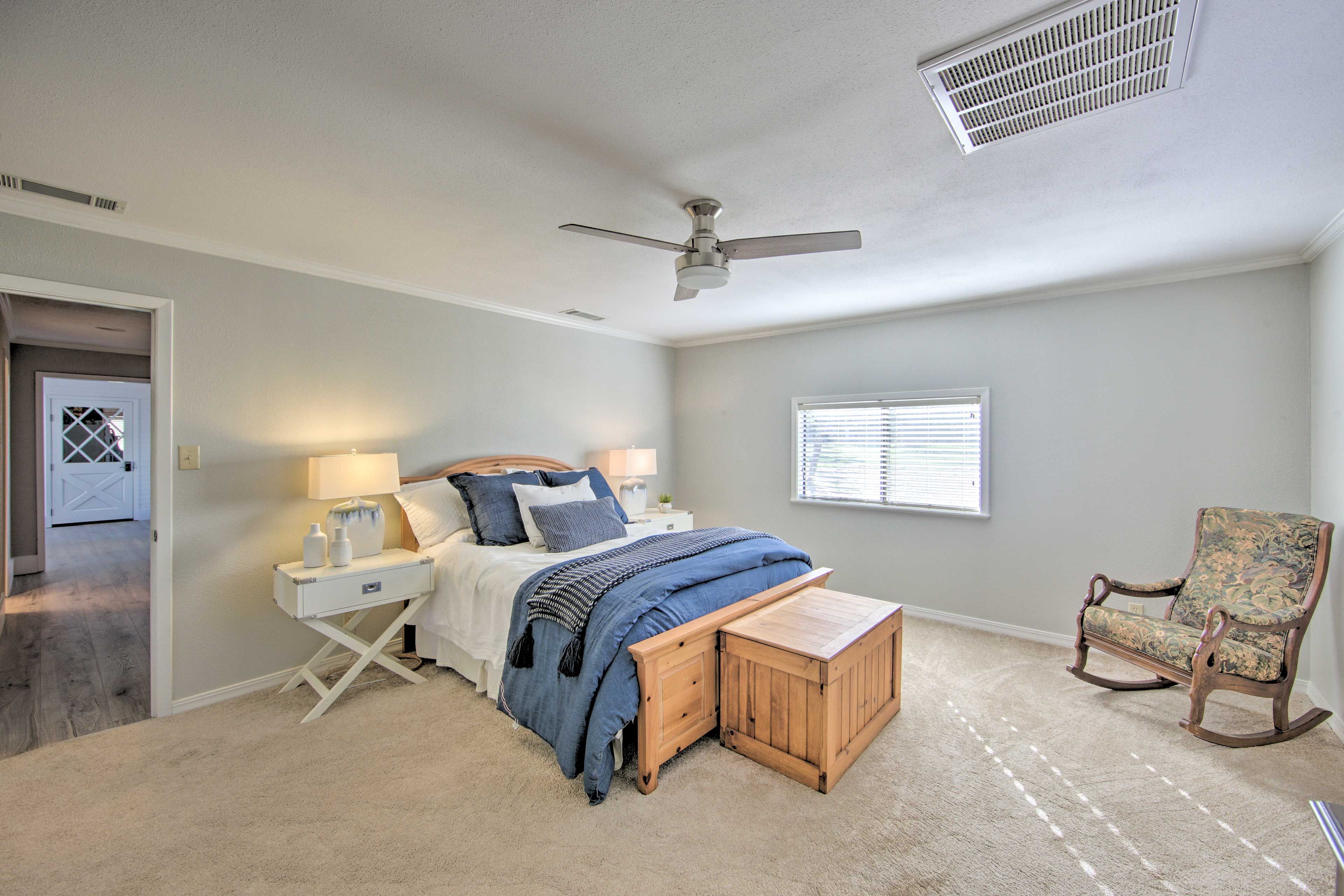 Bedroom 2 | Queen Bed