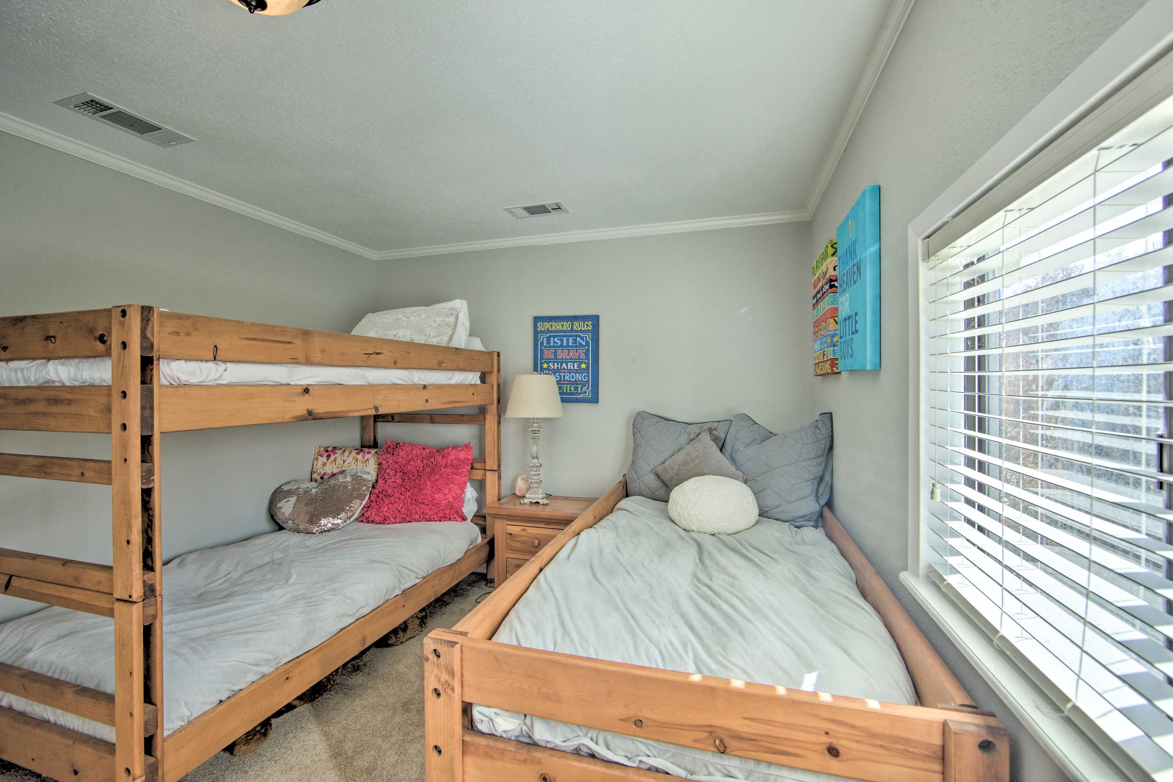 Bedroom 4 | Twin Bunk Bed | 2 Twin Beds