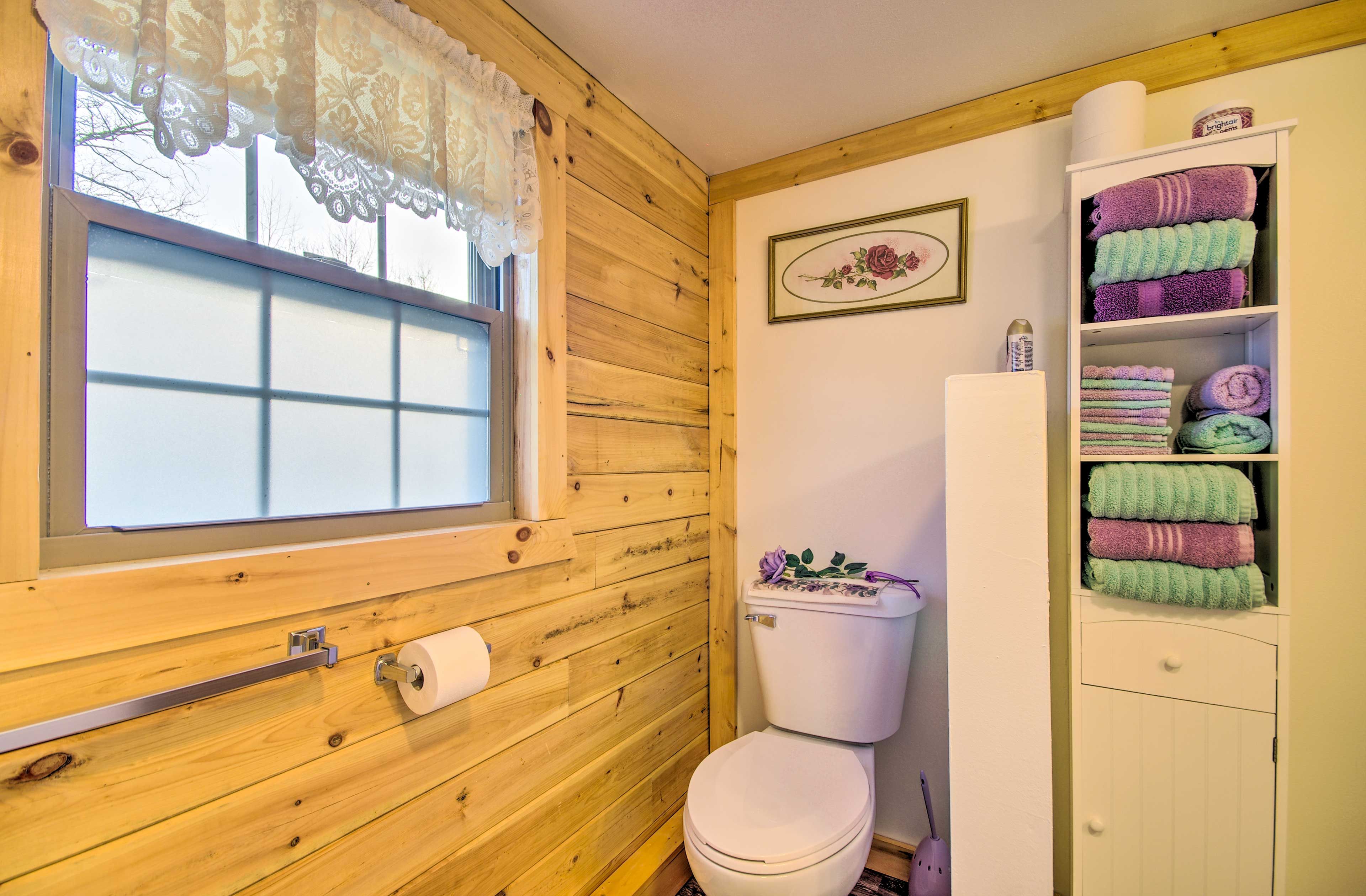 Full Bathroom | Complimentary Toiletries | Hair Dryer | Towels Provided