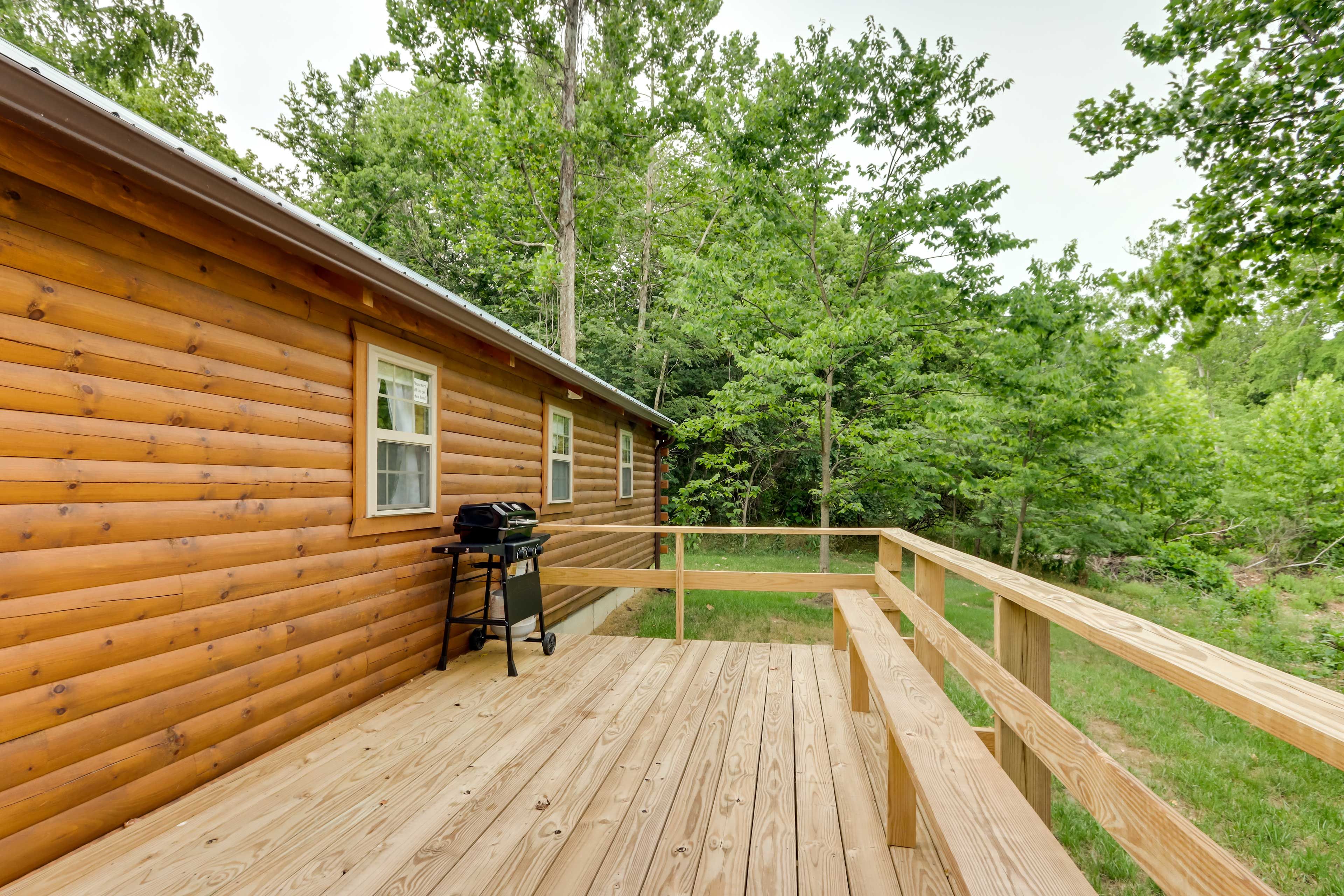 Deck | Gas Grill (Propane Provided)