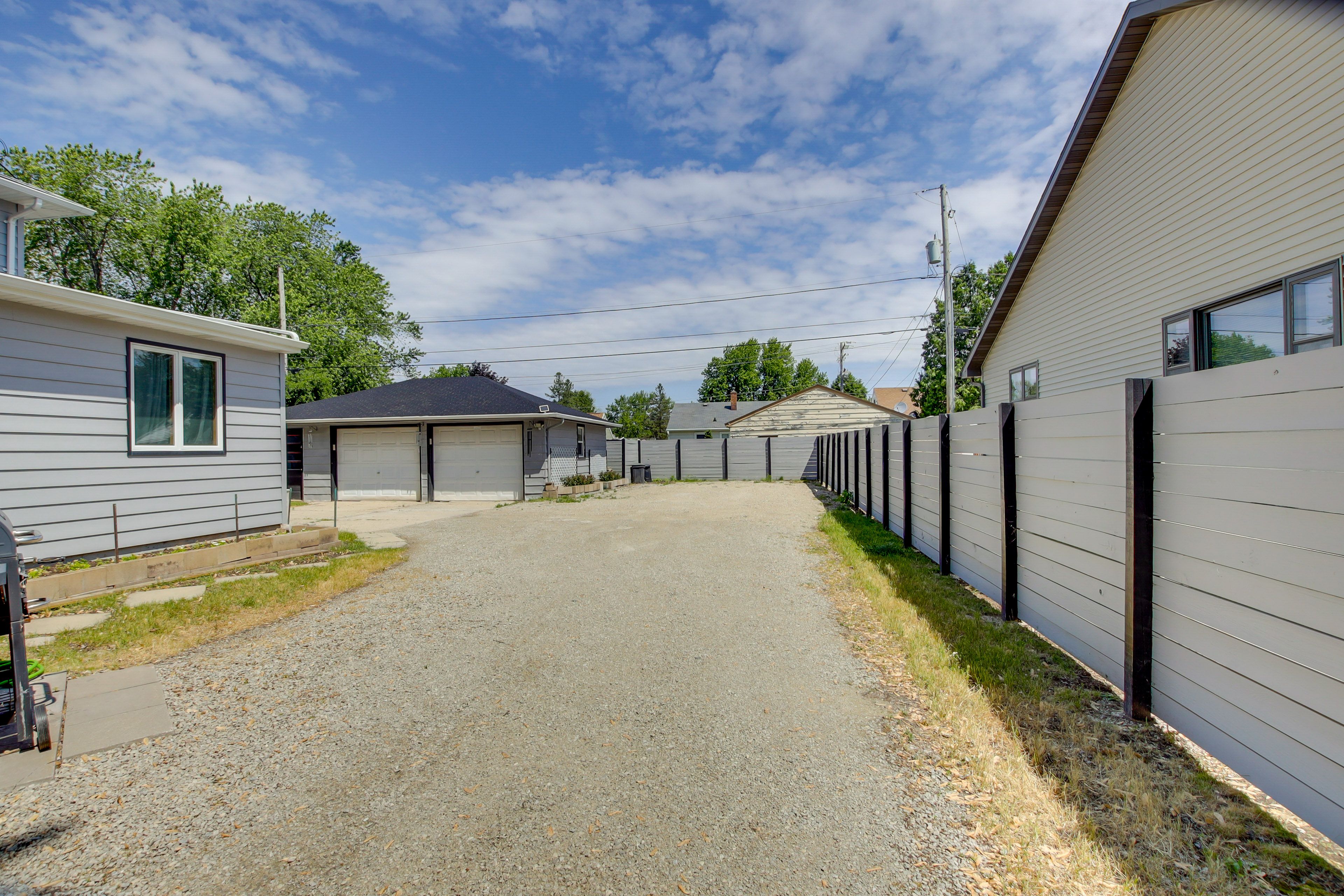 Parking | Driveway (4 Vehicles) | No Street Parking | Boat & Trailer Parking
