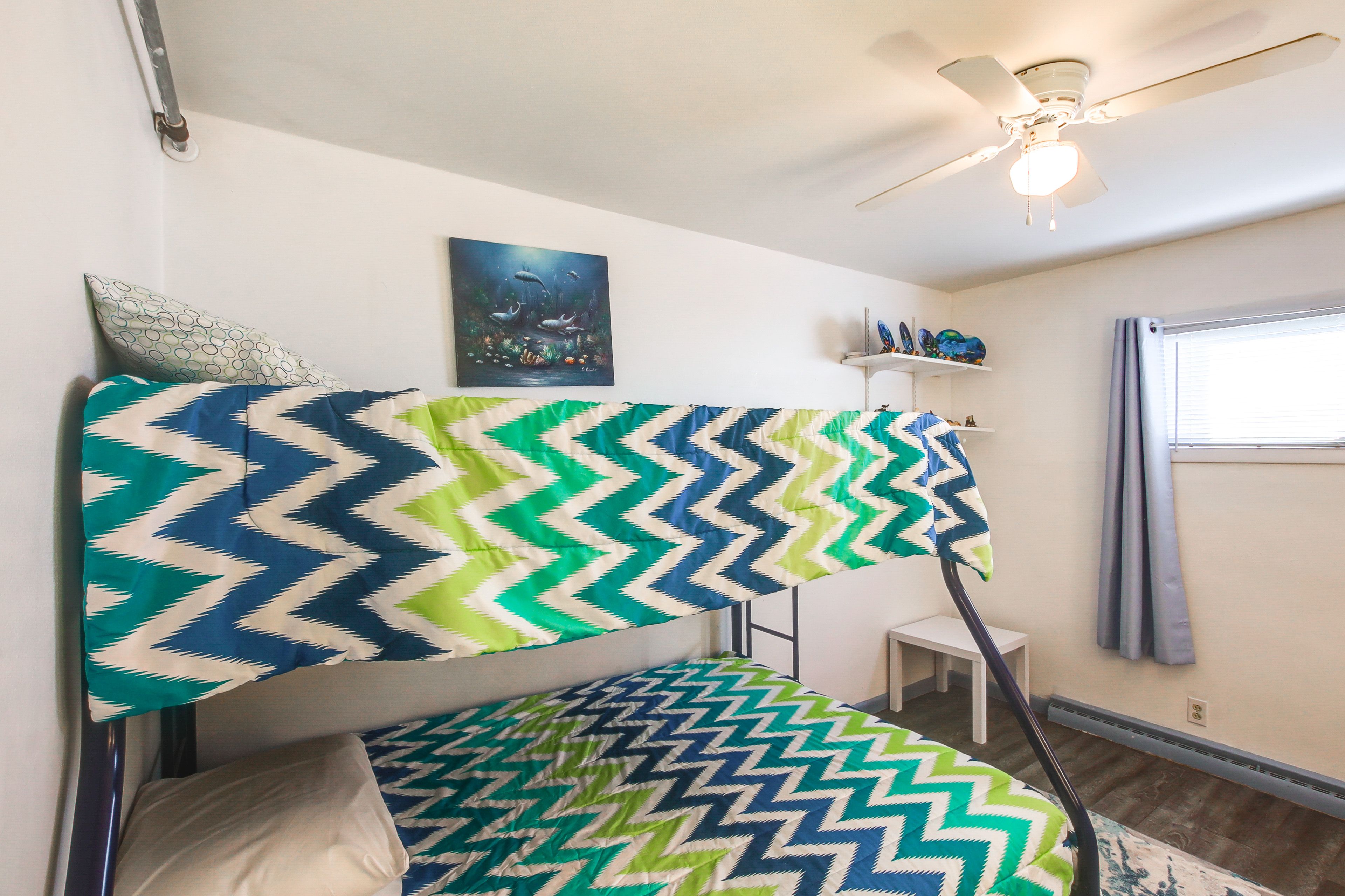 Bedroom 4 | Twin/Full Bunk Bed