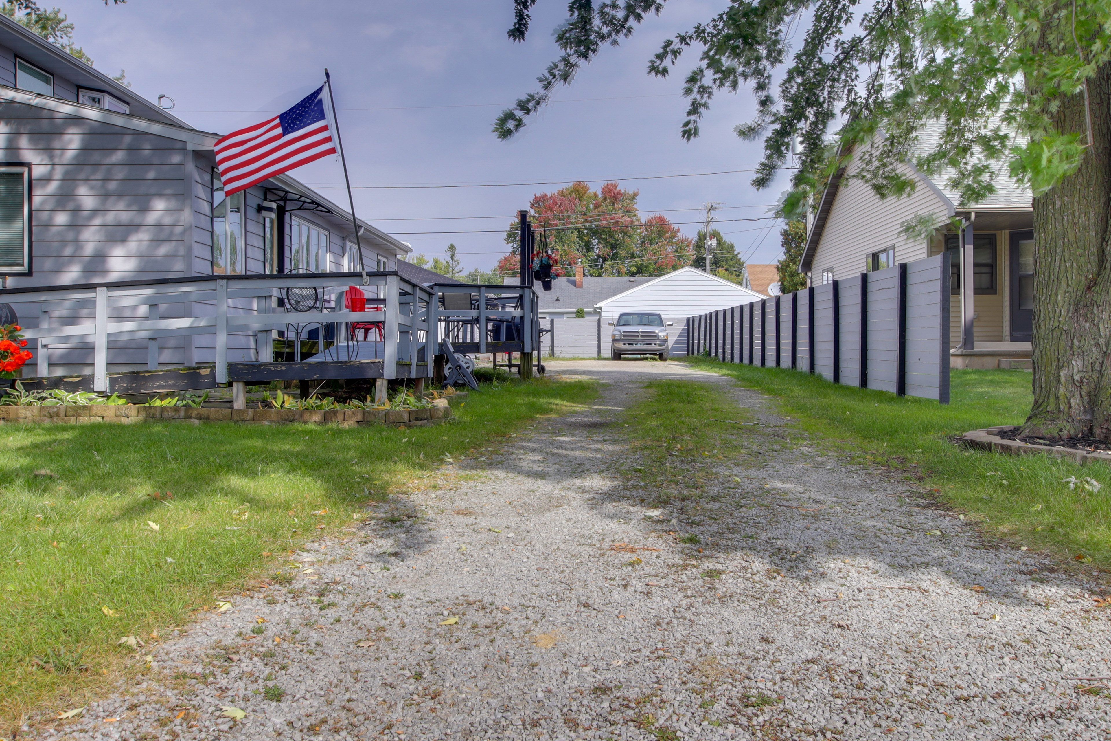 Parking | Driveway (4 Vehicles) | No Street Parking | Boat & Trailer Parking