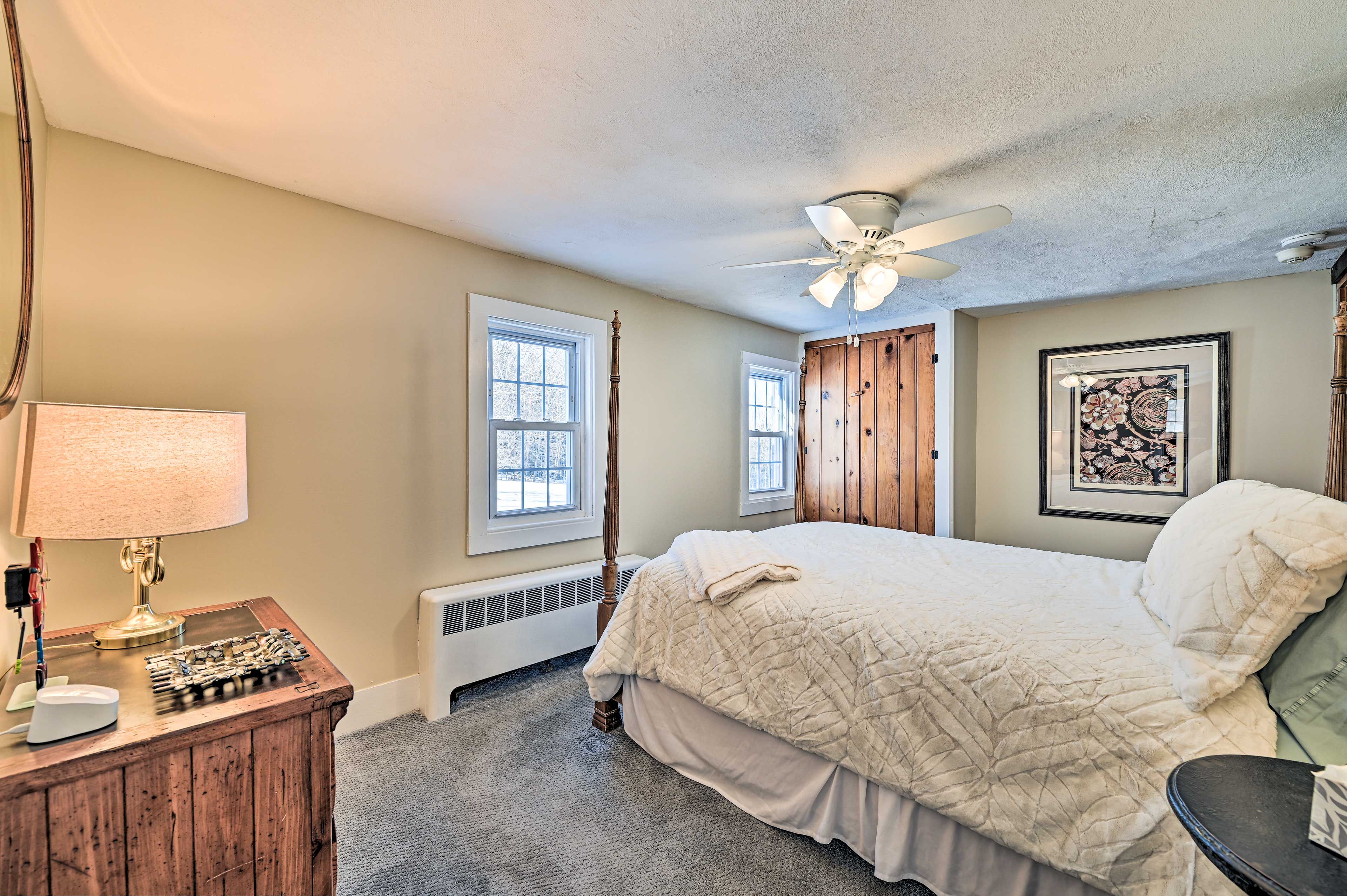 Bedroom 1 | 2nd Floor | Queen Bed