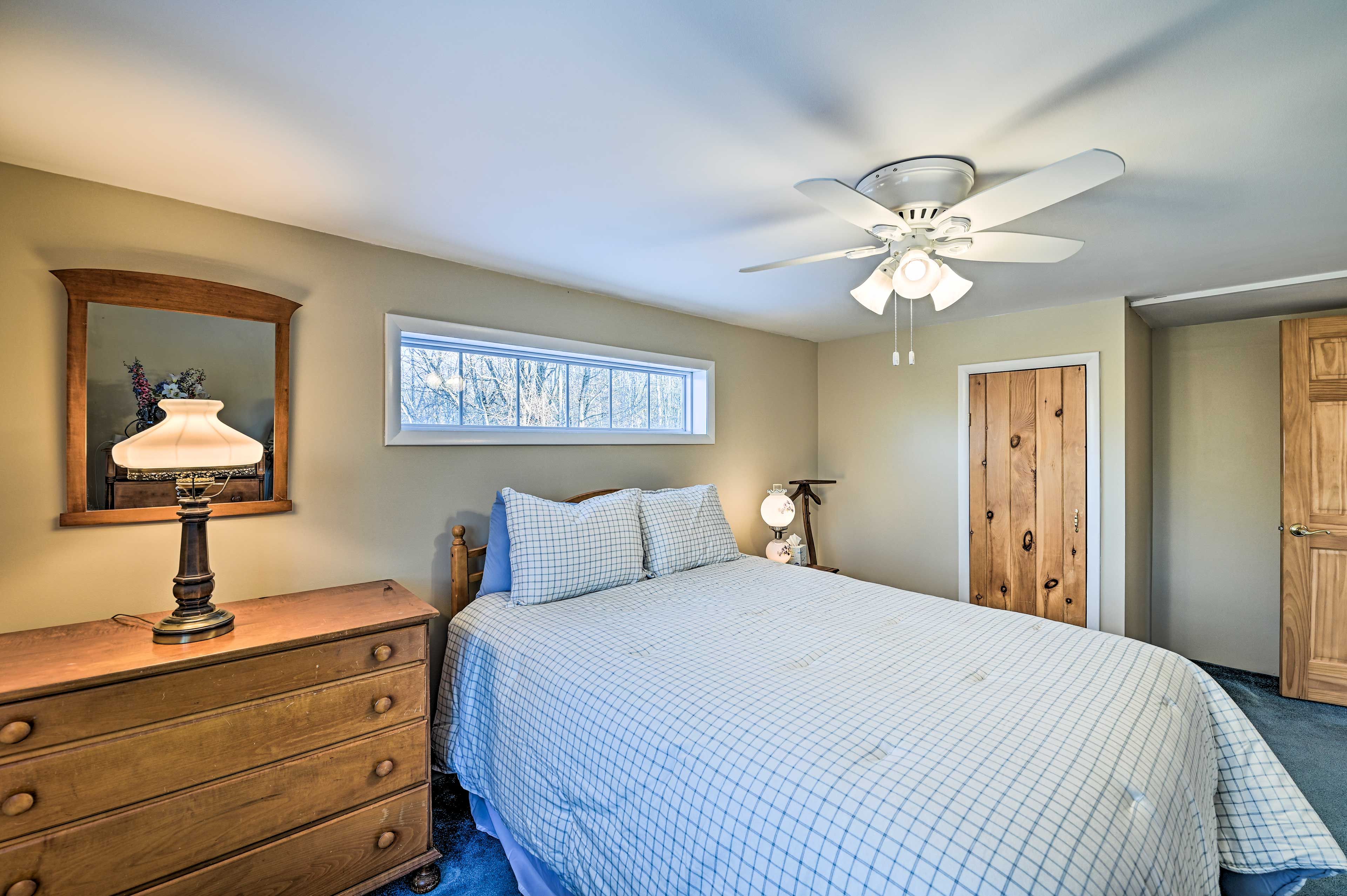 Bedroom 4 | 2nd Floor | Queen Bed